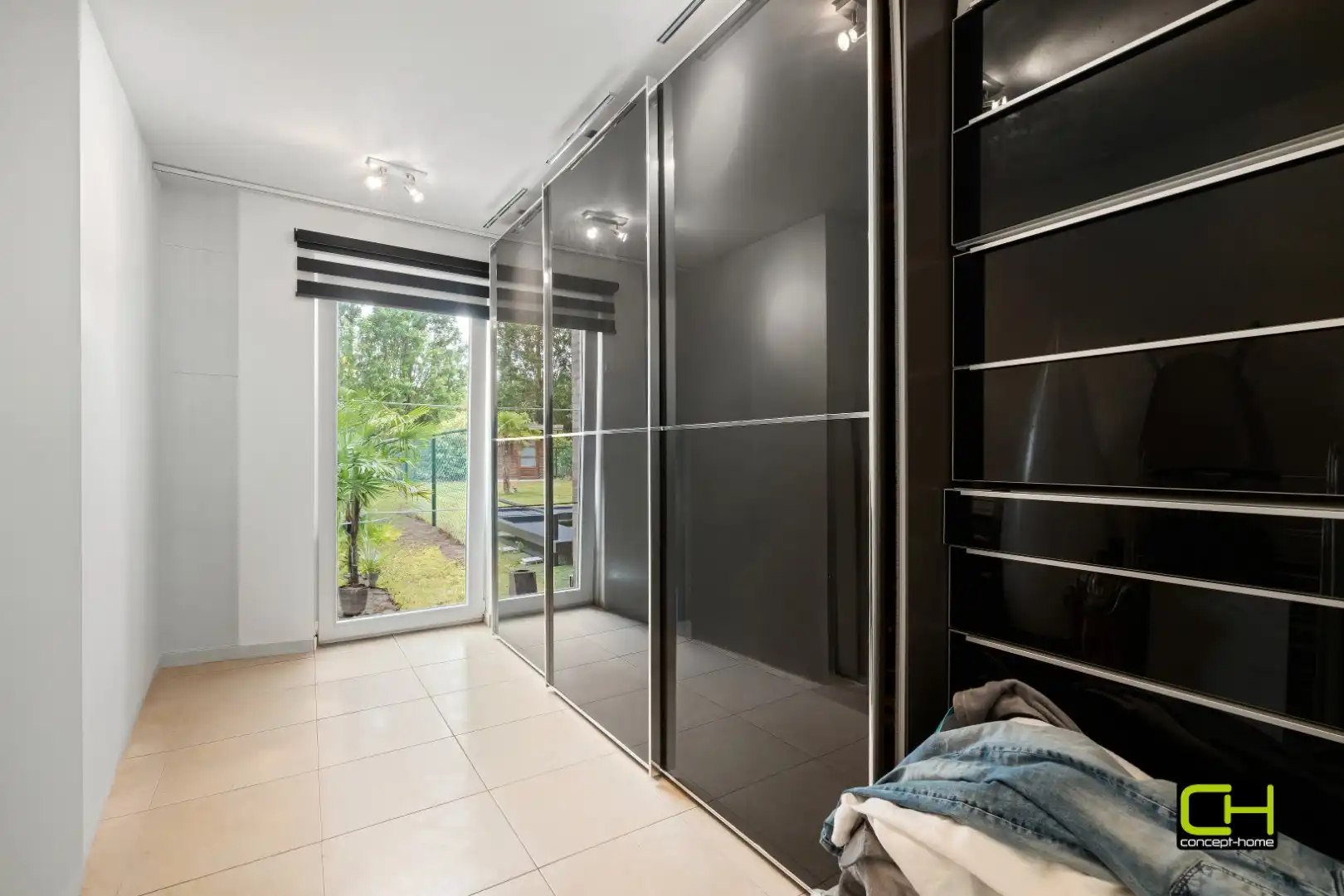 Gelijkvloers energiezuinig appartement met privé tuin en twee slaapkamers foto 6
