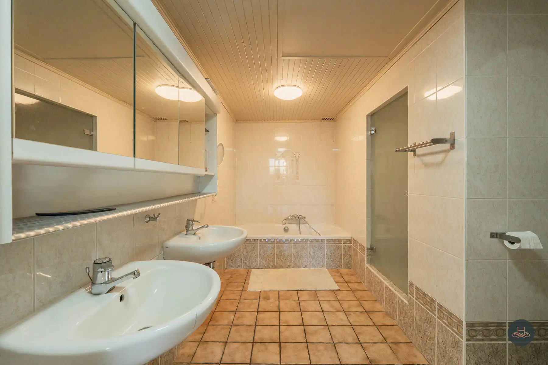 Woning met groot multifunctioneel bijgebouw in rustige straat foto 21