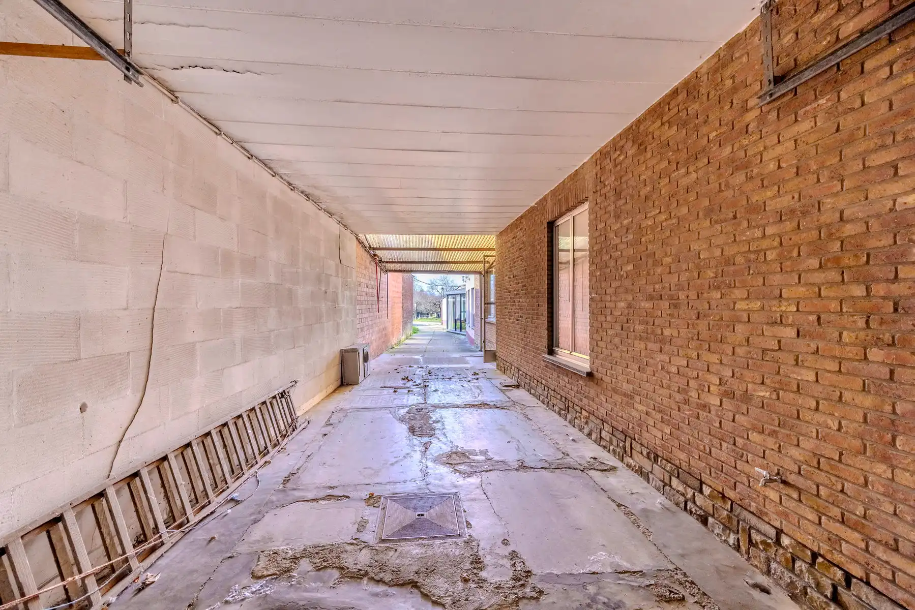 Te renoveren woning met 4 slaapkamers in Lier foto 25