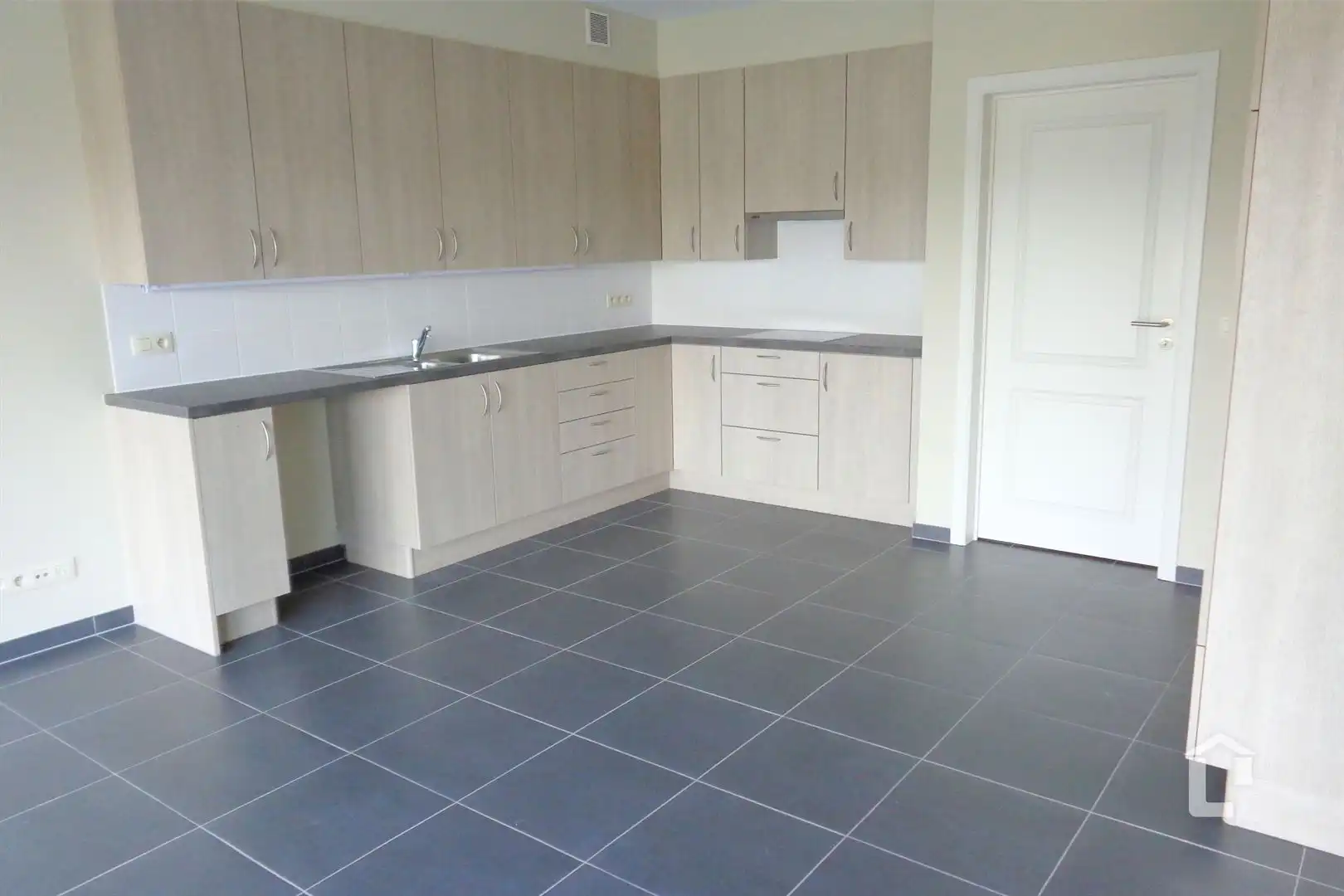 Ruime, moderne gezinswoning foto 5