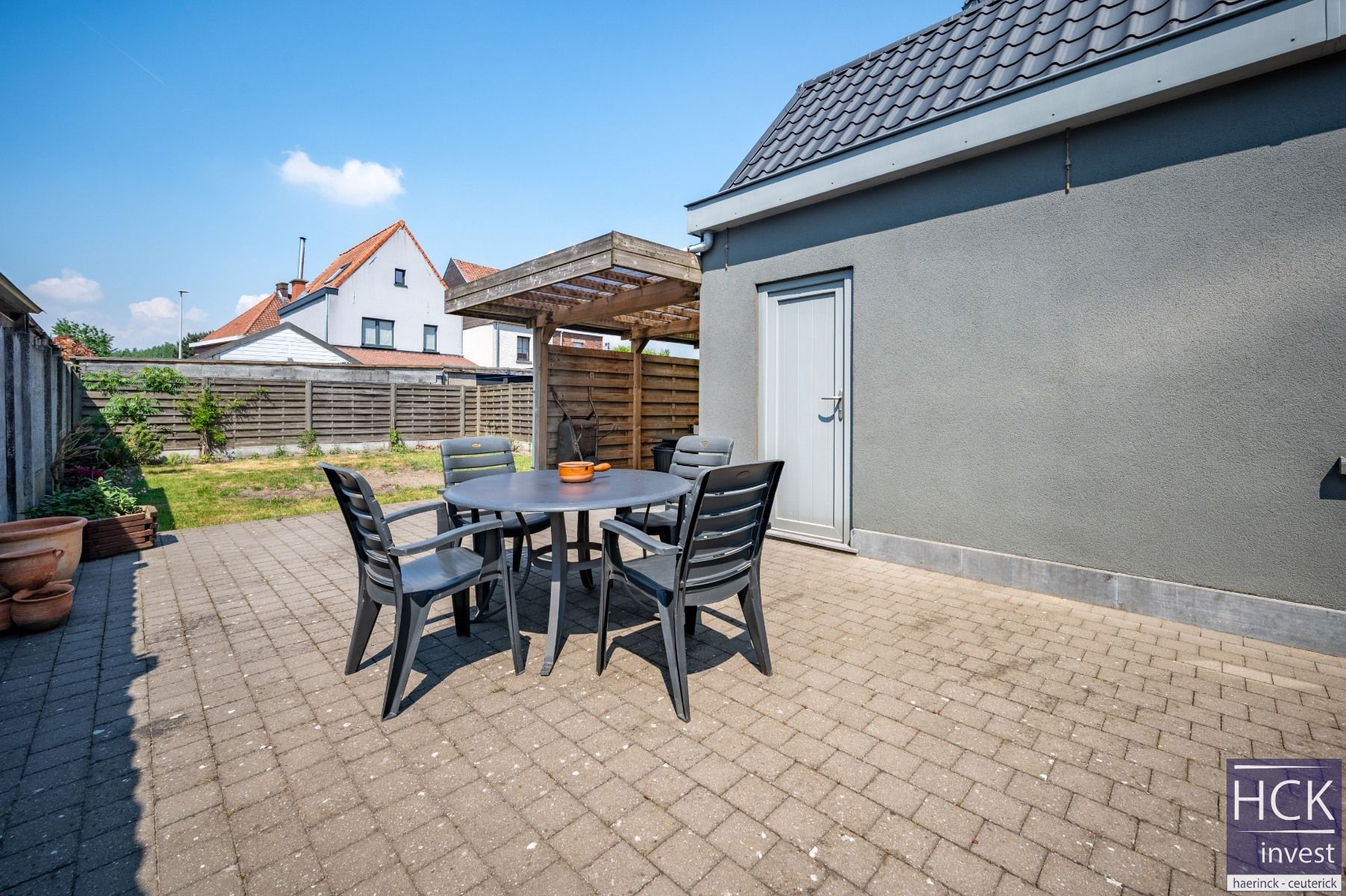 DEINZE - Instapklare woning met 2 SLPK. en tuin op topligging! foto 18