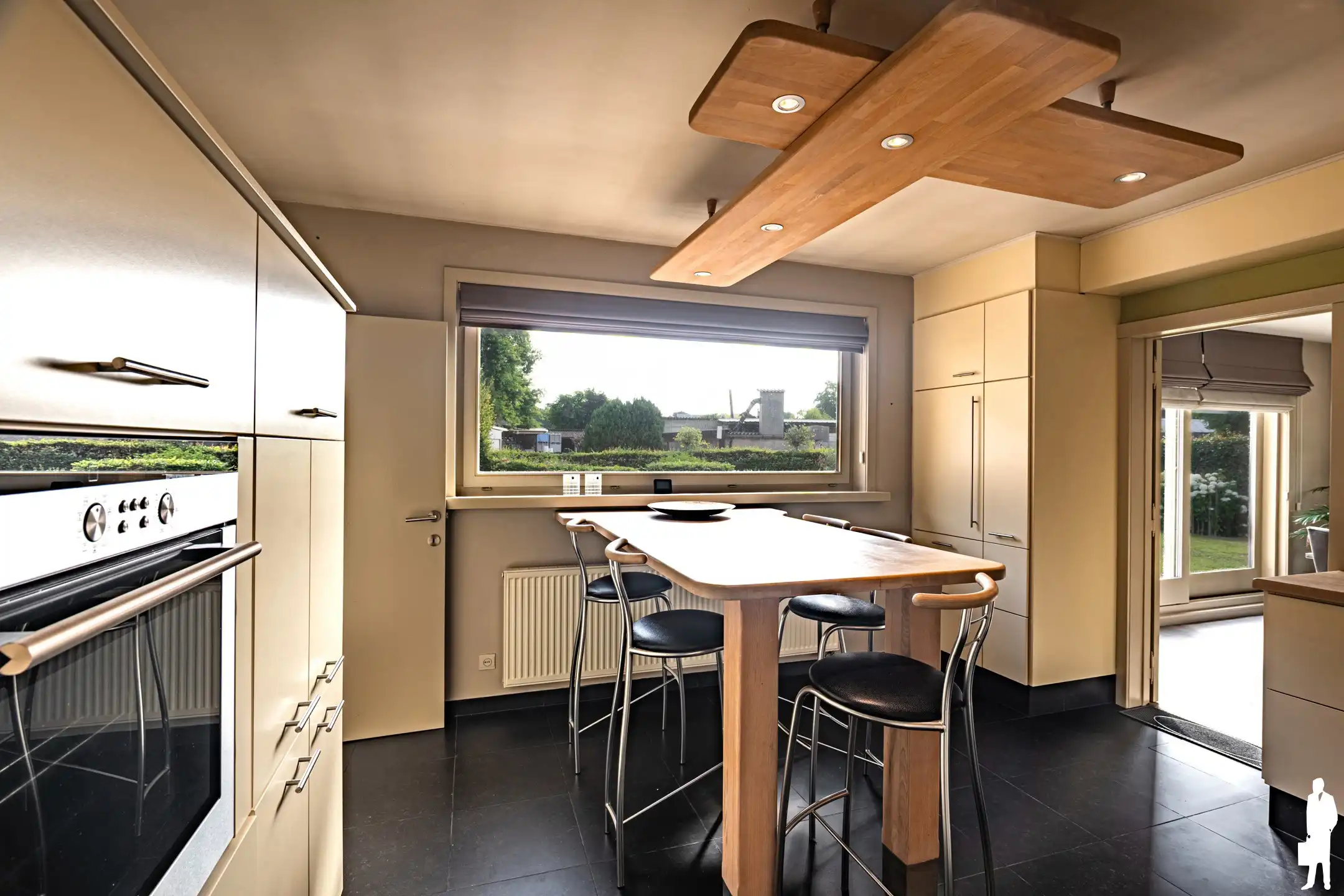 Ruime woning met 5 slpk. op ca. 16 are; uniek, groen gelegen foto 7