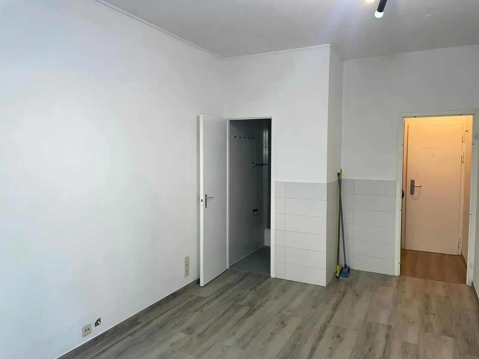 Unieke kans in Sint-Gillis! Centraal gelegen studio (23 m²) foto 4