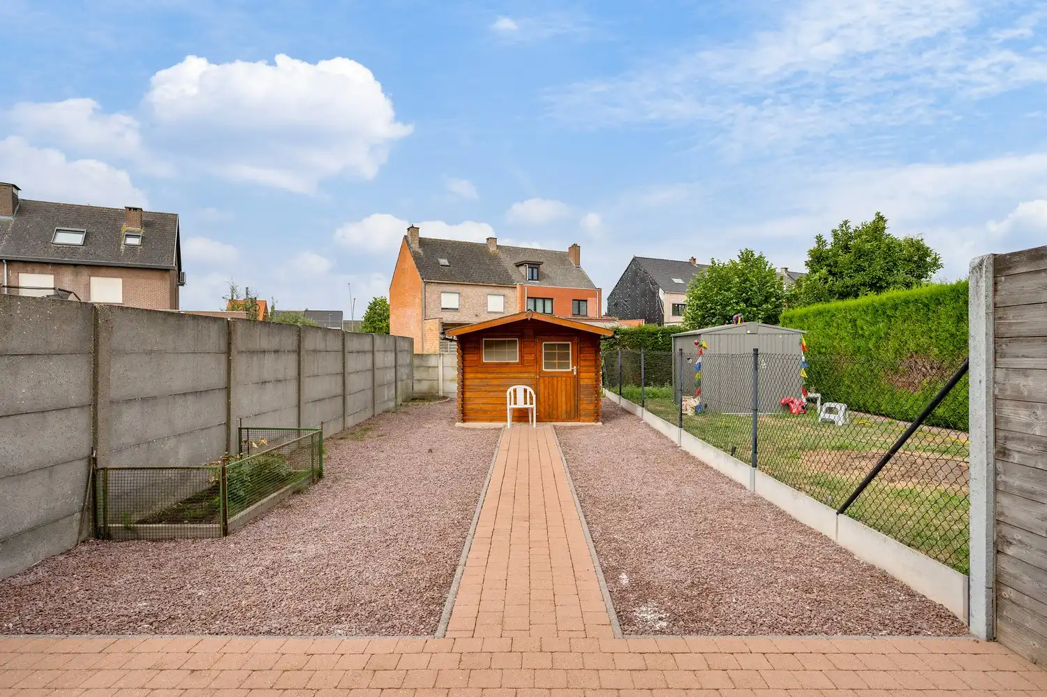 Instapklaar gelijkvloers appartement met tuin, terras en parkeerplaats. foto 19