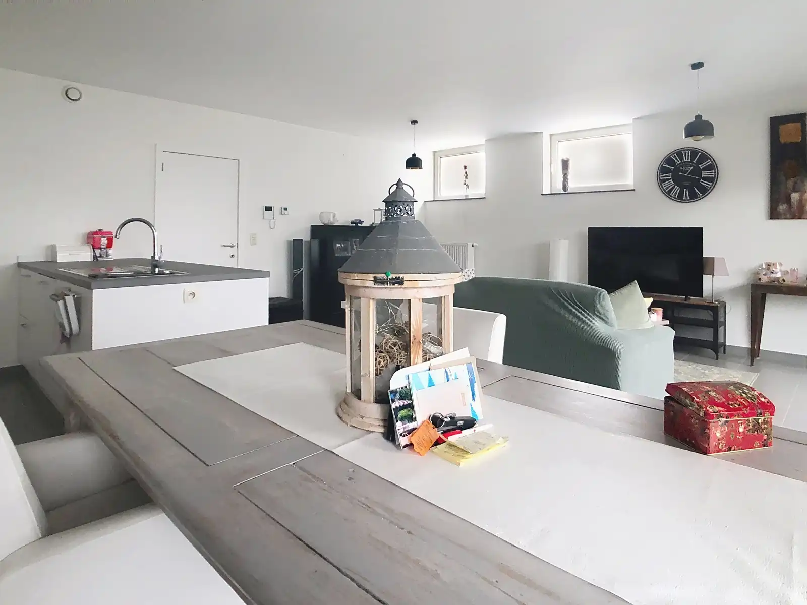 Gelijkvloers appartement met 2 slkrs, terras en staanplaats foto 14