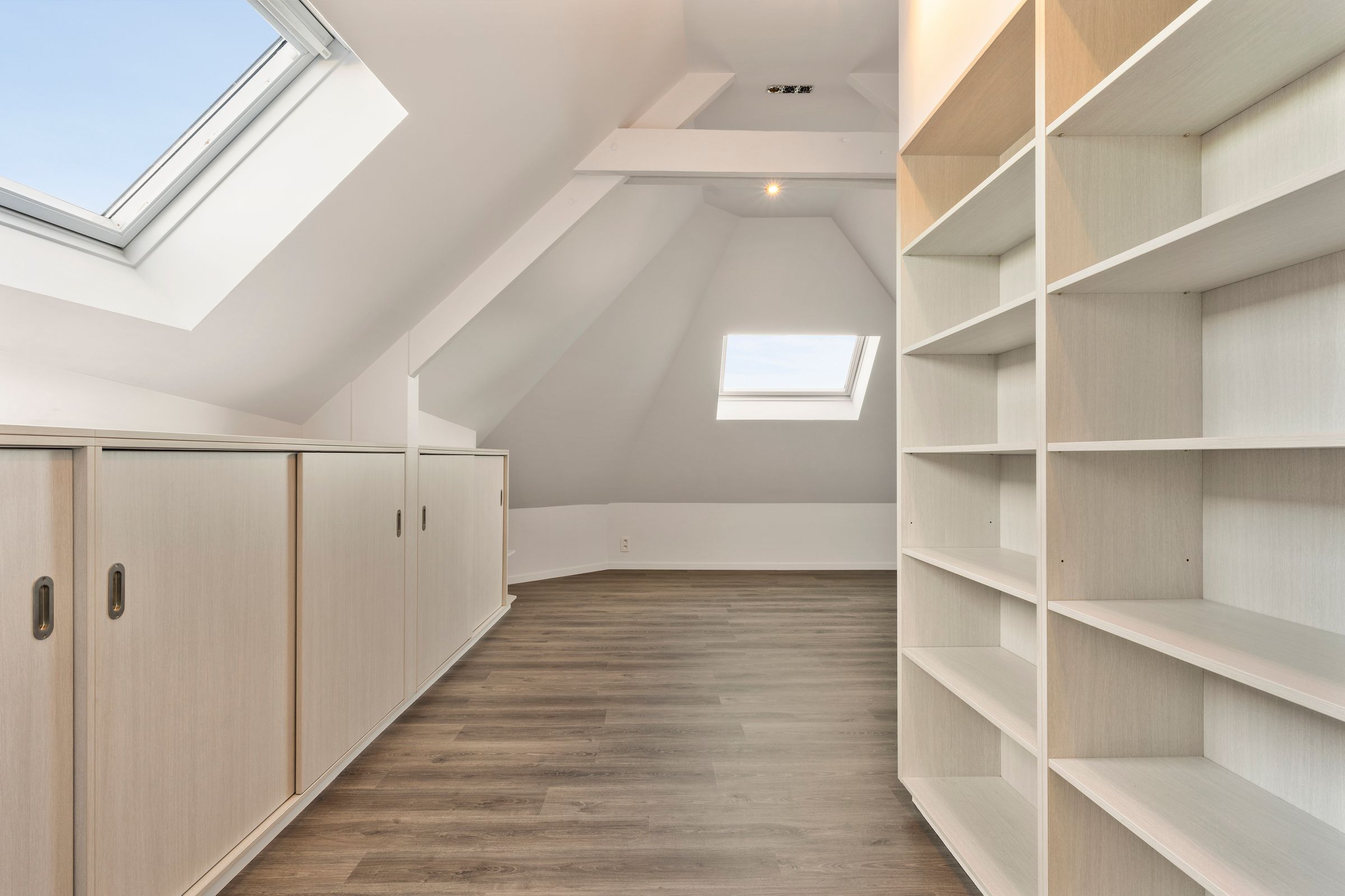 GERENOVEERD COMMERCIEEL PAND MET WOONST TOPLOCATIE foto 24