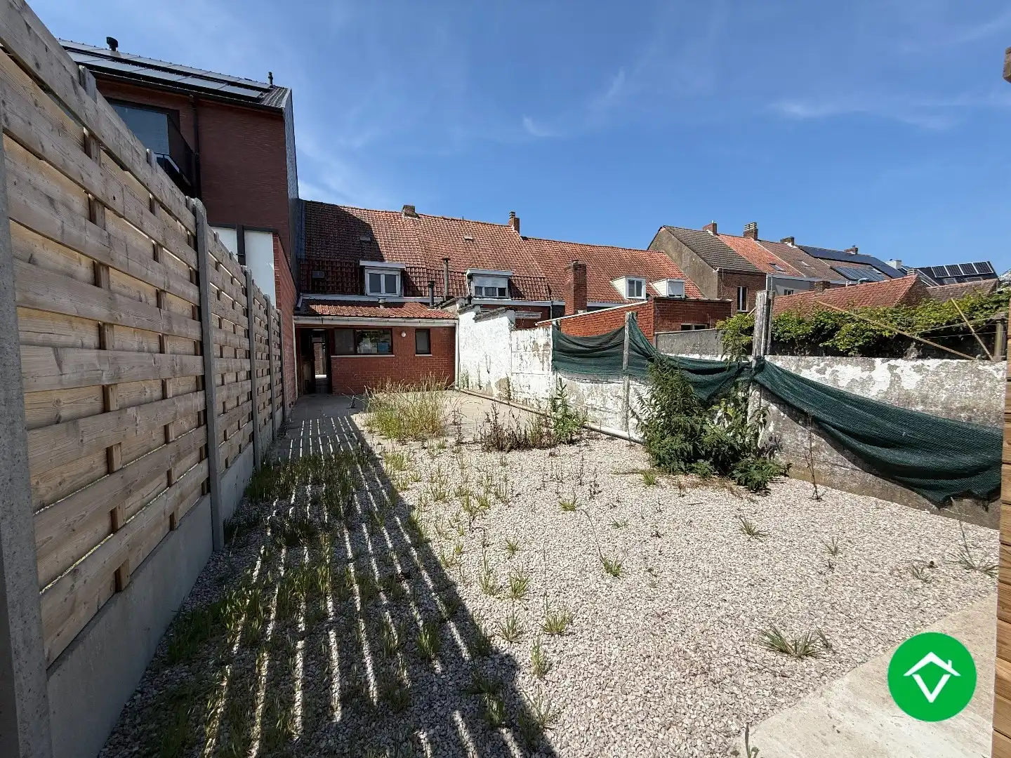 Op te frissen rijwoning met 3 slaapkamers en tuin in centrum Staden foto 9