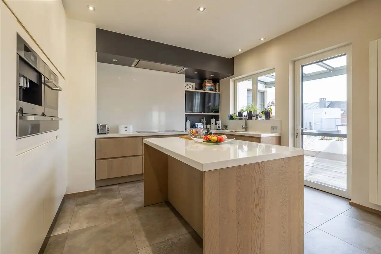 Tijdloze residentie met iconisch uitzicht foto 35