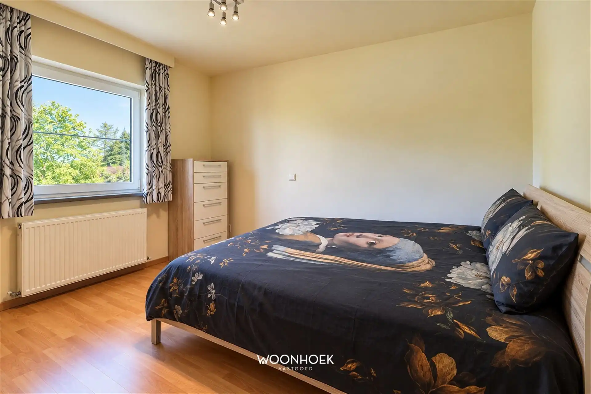 Instapklaar 2-slpk appartement met terras en staanplaats foto 11
