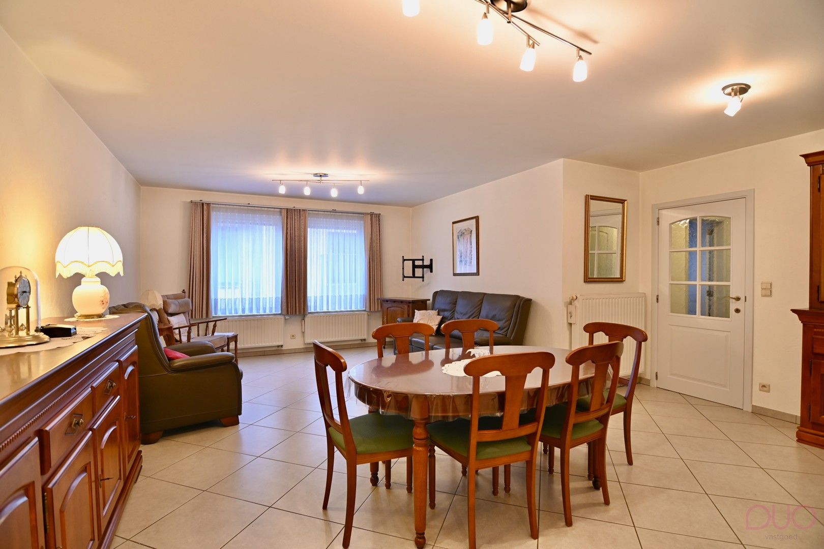 Instapklaar appartement met 2 slaapkamers in het stadscentrum van Tongeren-Borgloon (toplocatie inclusief meubels)! foto 2