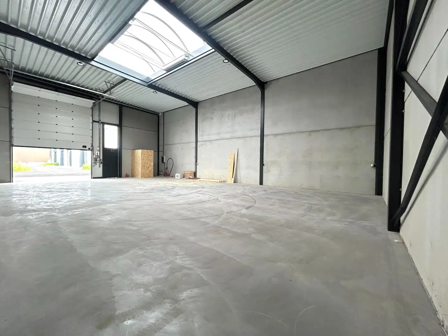 Uitzonderlijke voorwaarden, uitstekend gelegen nieuwbouw KMO-unit te Pittem! foto 3