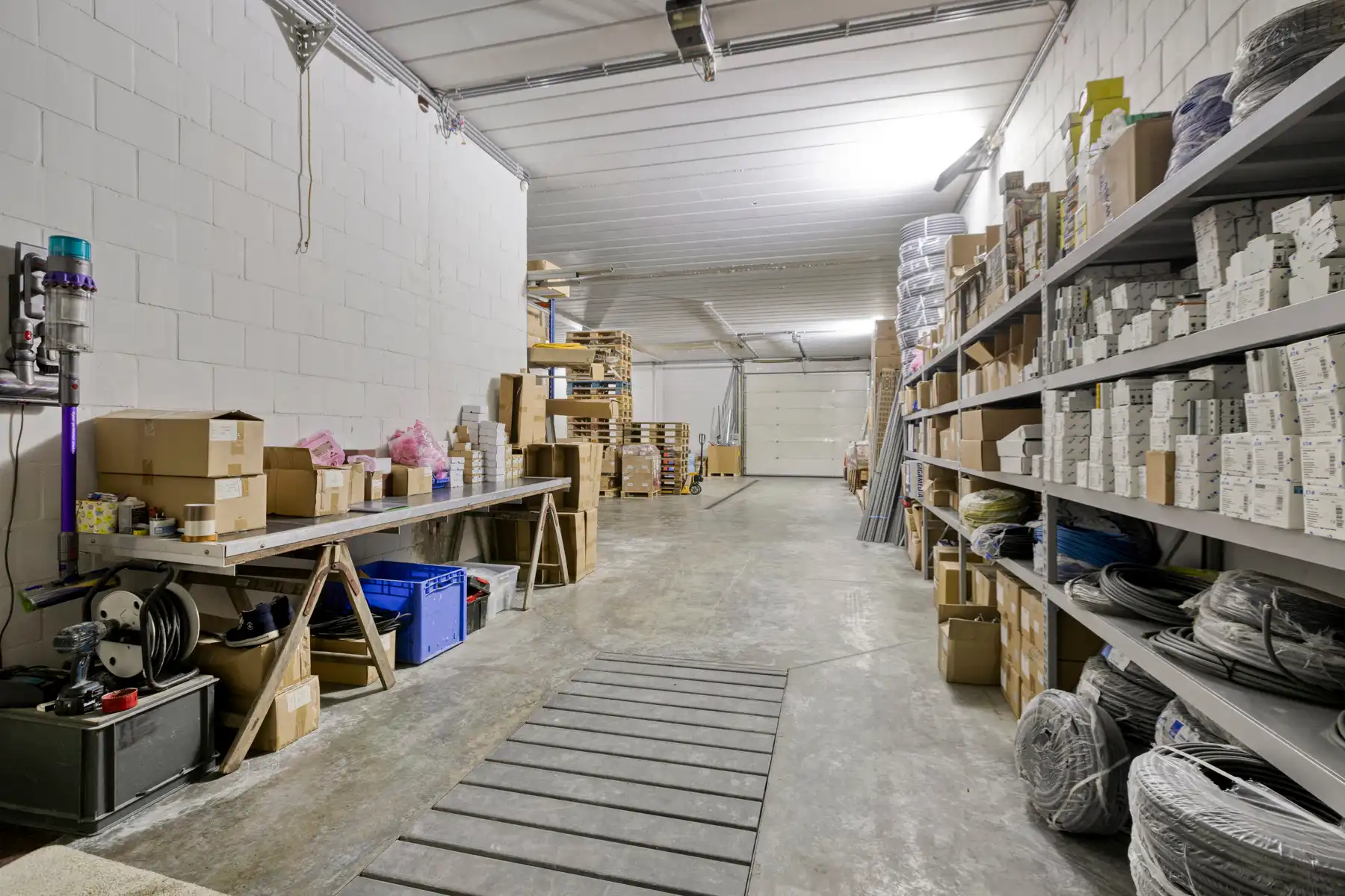 Moderne opslagloods te huur op toplocatie nabij de autosnelweg foto 2