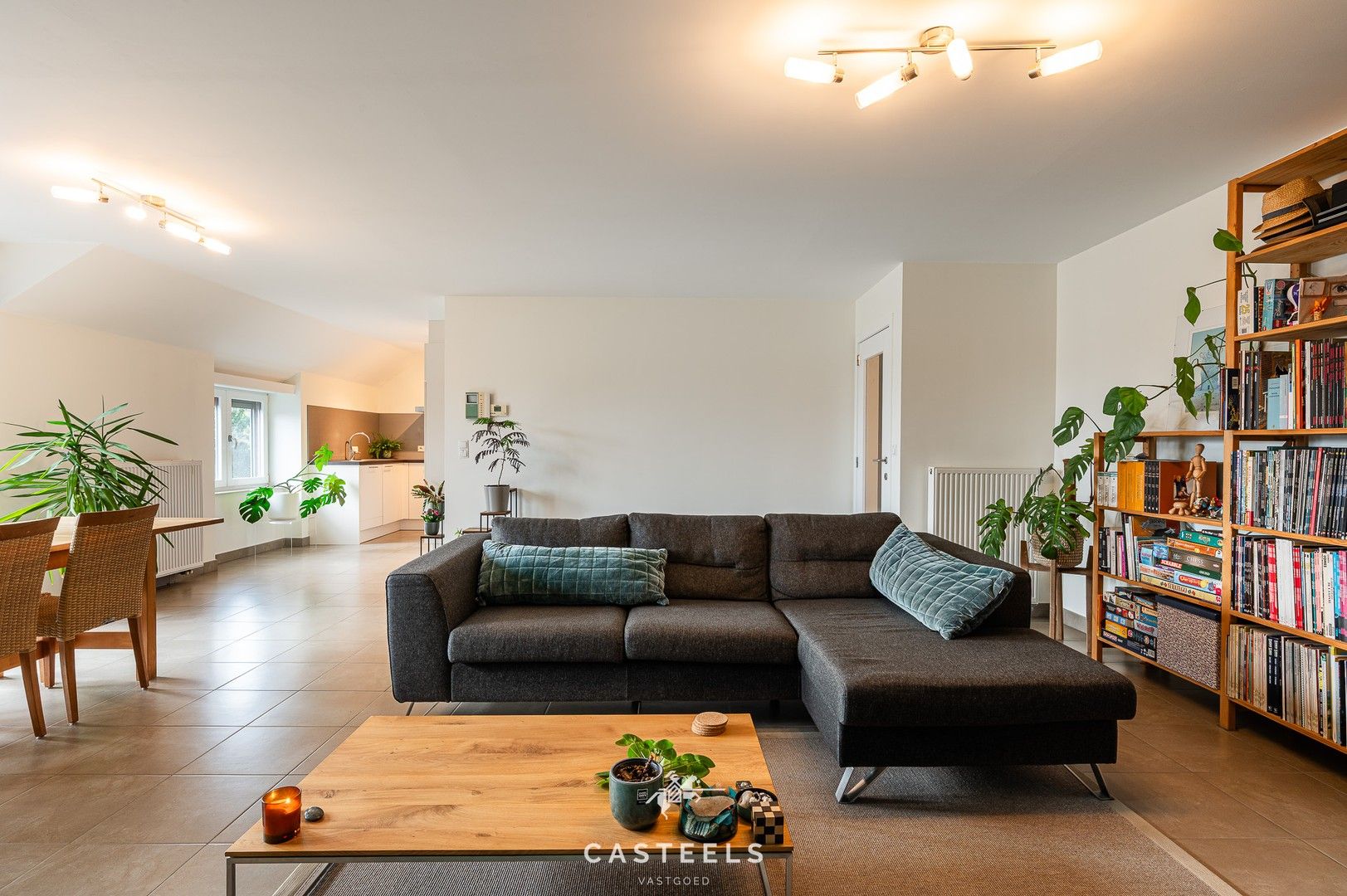 Lichtrijk en instapklaar appartement met garage te koop foto 10