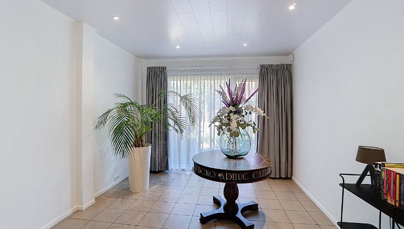 Zeer rustig gelegen villa van 330m² op 8a45ca met prachtige zuidgerichte tuin foto 21