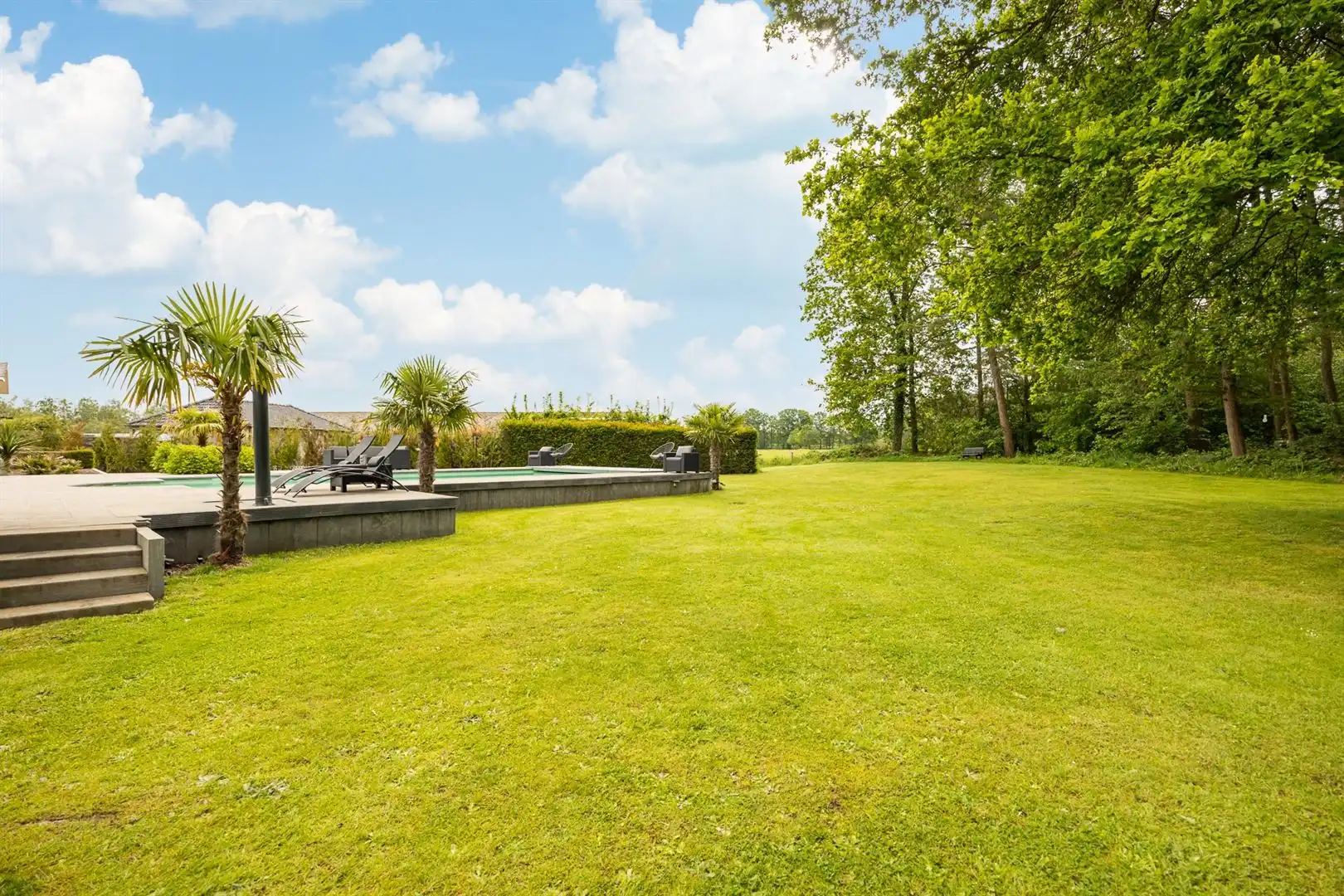 Woning met burelen, opslagruimte en een prachtige tuin! foto 26