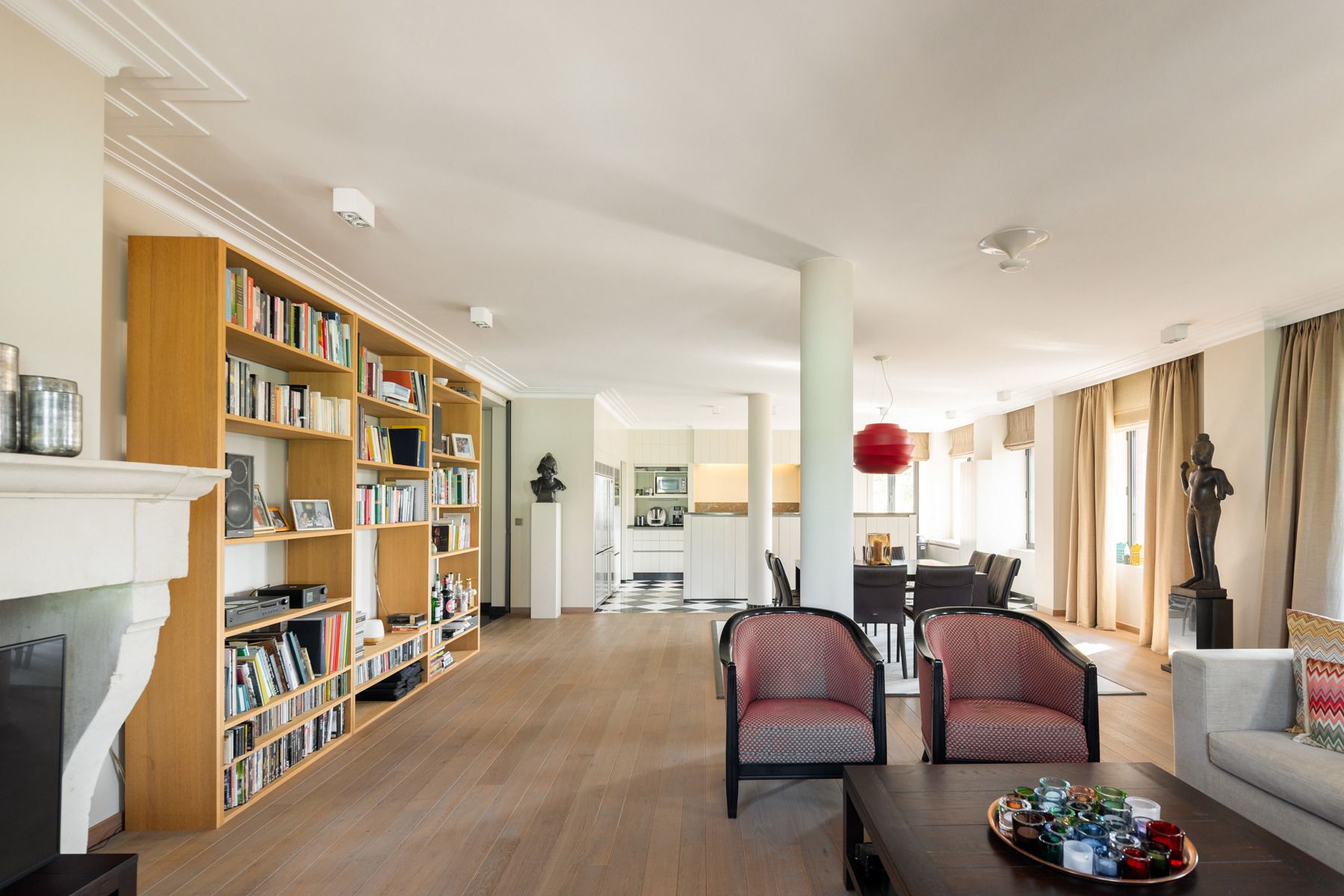 Ruimtelijk wonen in voormalige IJsfabriek in Antwerpen-Zuid foto 2