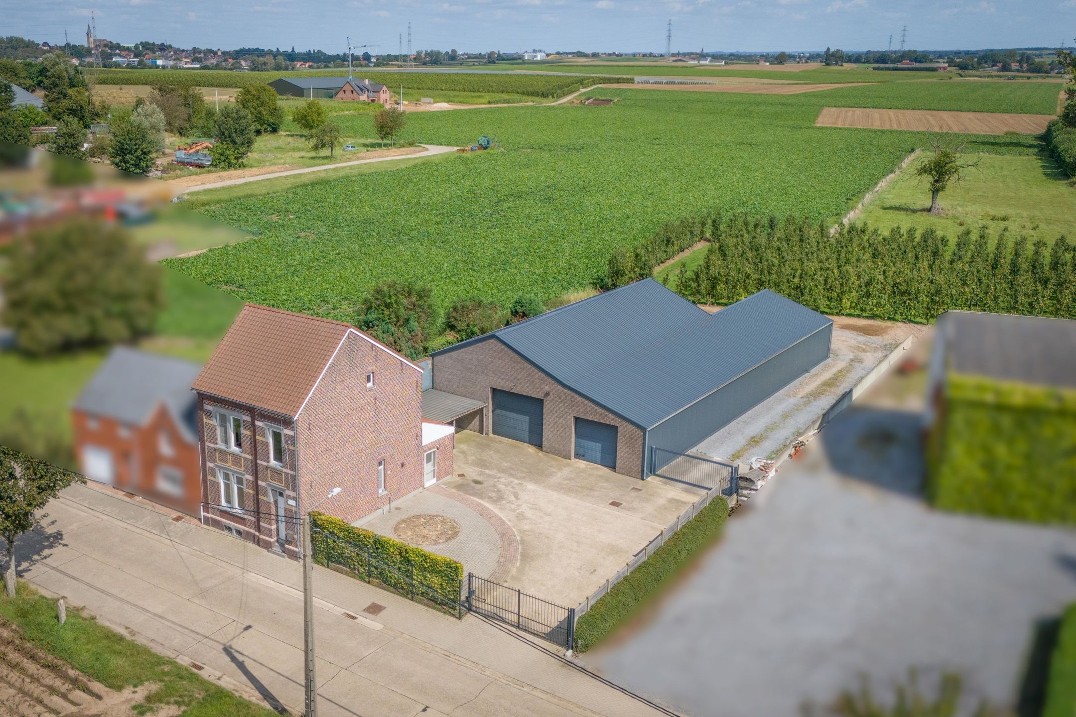 Hoofdfoto van de publicatie: Statige woning met loodsen te Millen