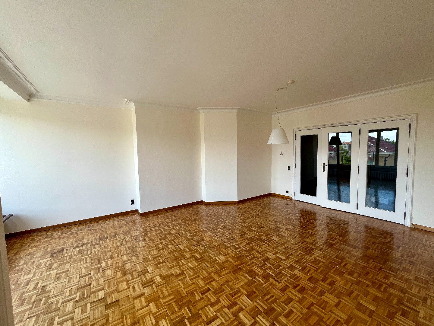 Lichtrijk appartement met garage  foto 2
