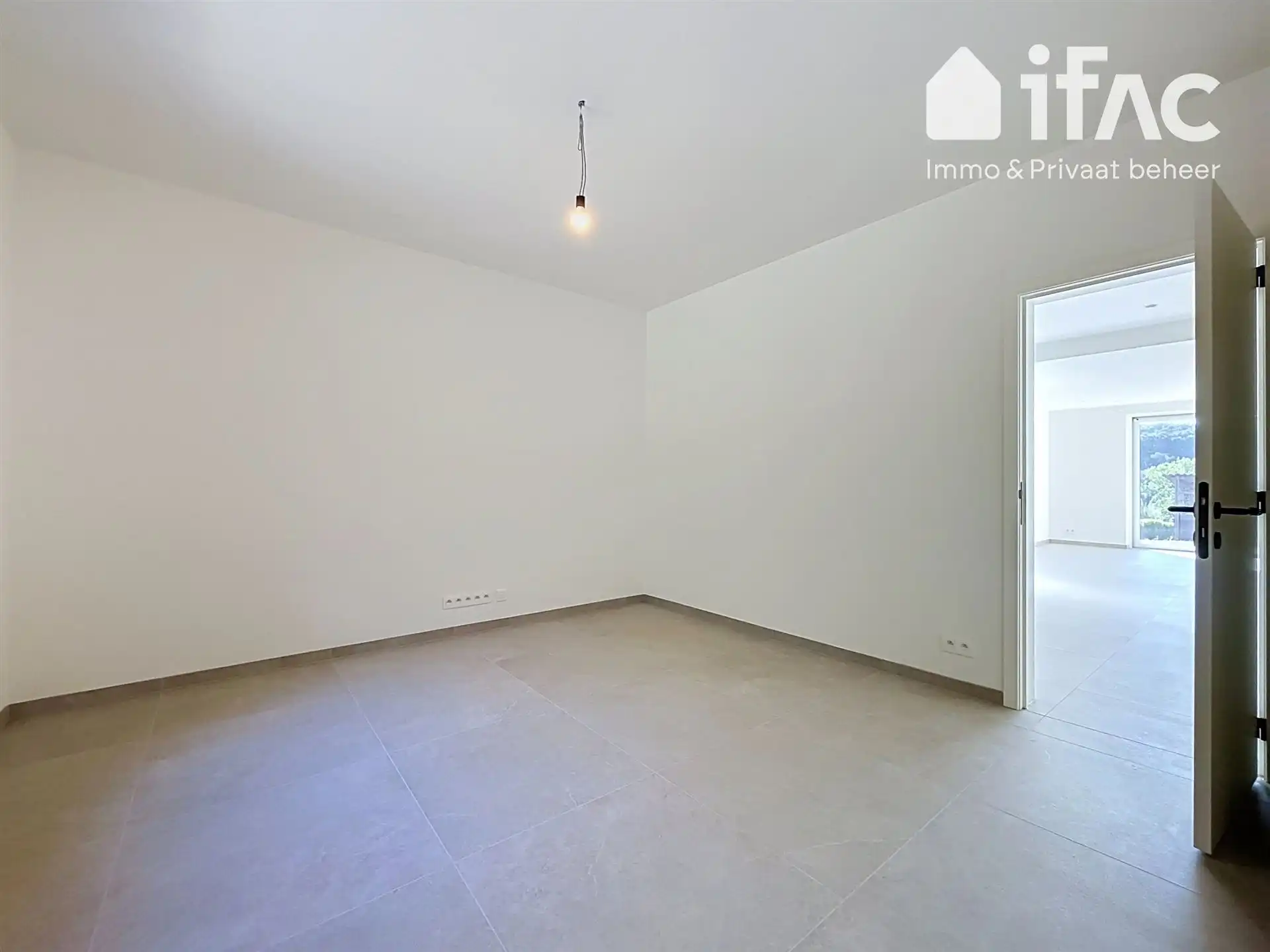 Rustig gelegen volledig gerenoveerde woning foto 5