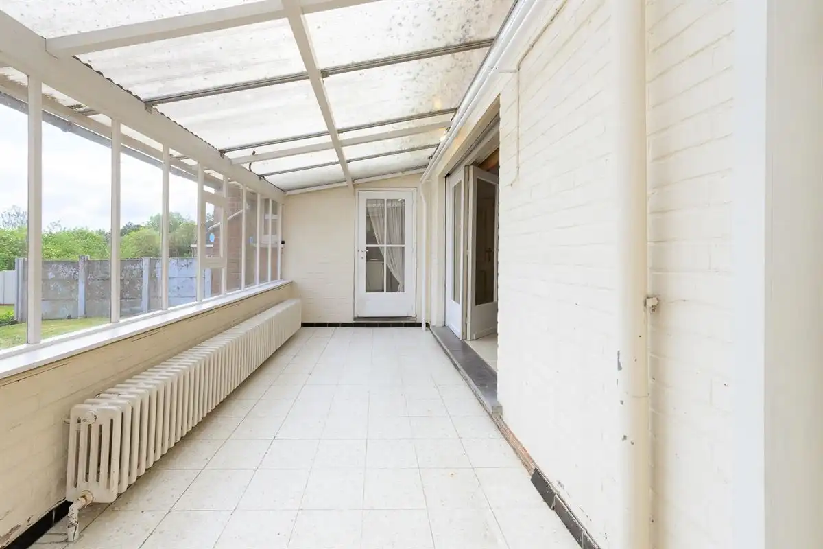 Te renoveren statige woning met mogelijkheden foto 14