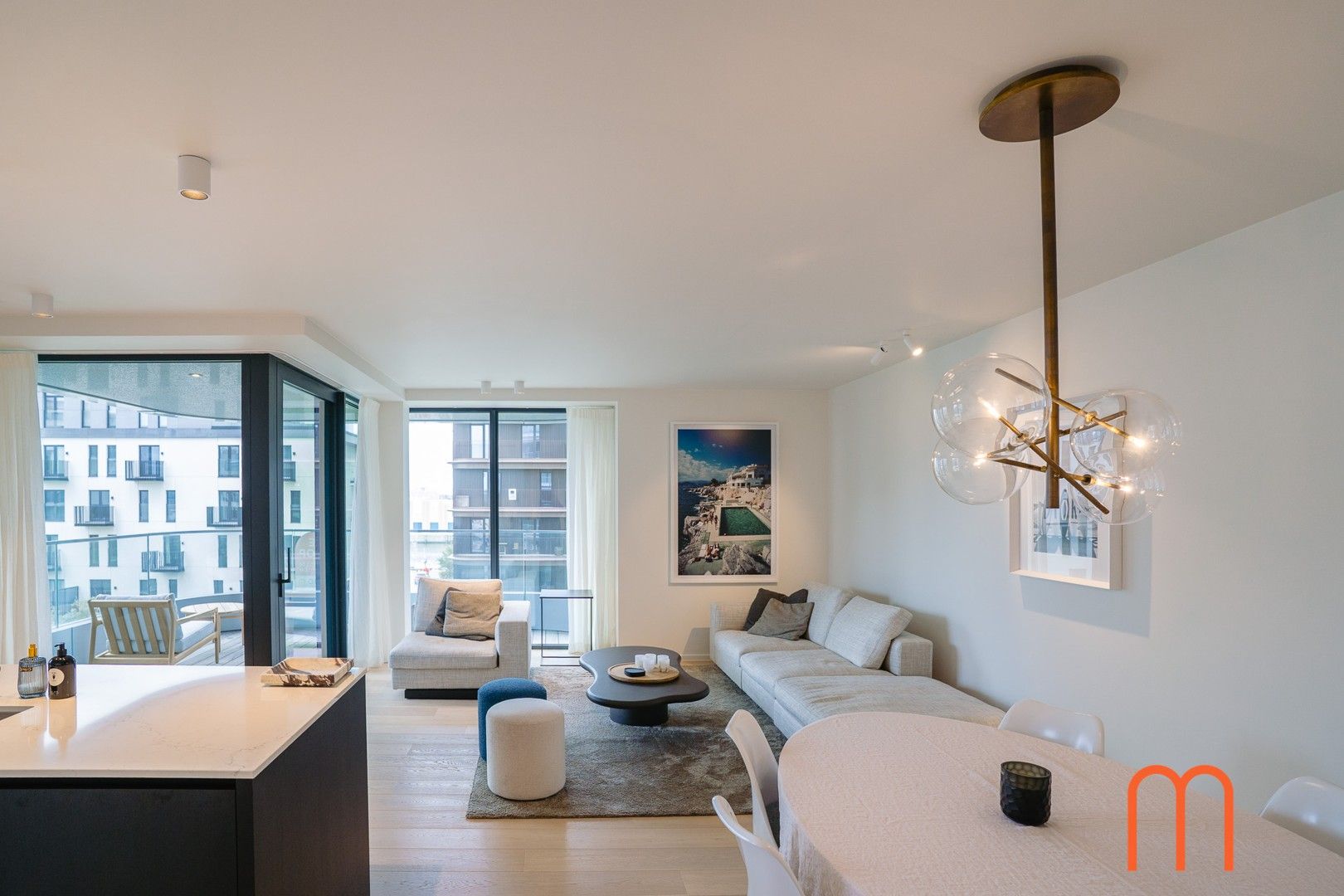 Luxueus afgewerkt appartement met frontaal terras – Residentie Ensor Tower II, Oosteroever Oostende. foto 2