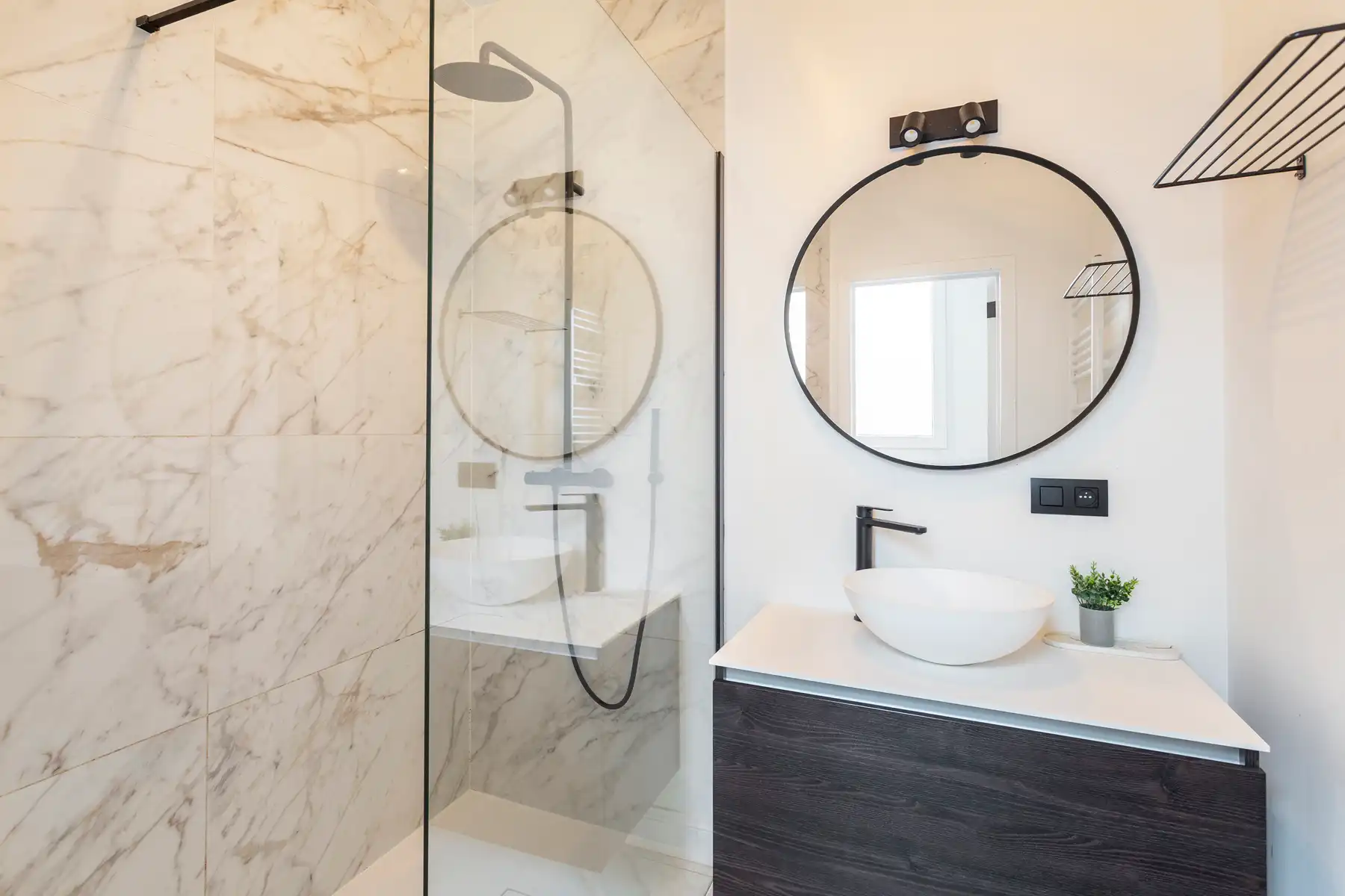 Instapklaar 2-slaapkamer appartement, hartje Antwerpen foto 8