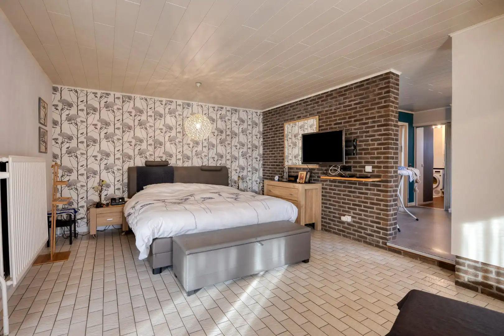 Ruim ingedeelde woning met o.a. 4 slpks op een rustig gelegen perceel van 1.069 m². foto 13