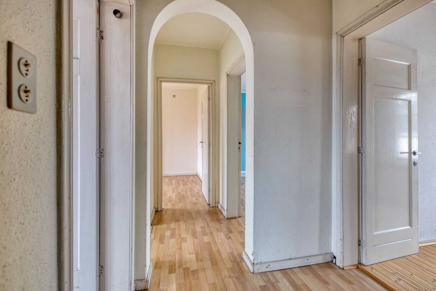 ZEER CHARMANTE WONING MET 4 SLAAPKAMERS, TUIN EN GARAGE TE DIEST! foto 17