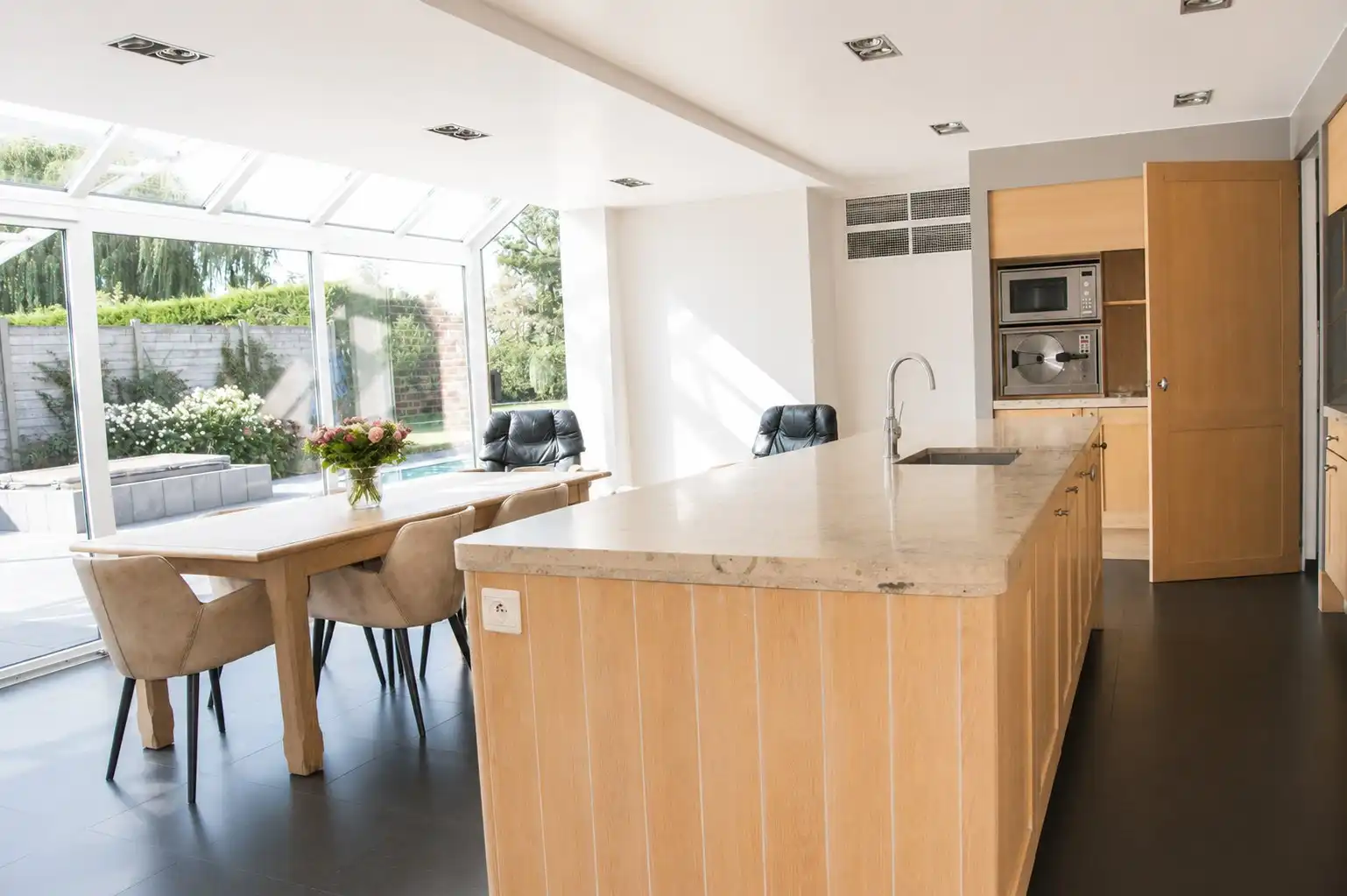 Statige villa met loods op groot perceel, buitenkans! Ruddervoorde (Waardamme) foto 14