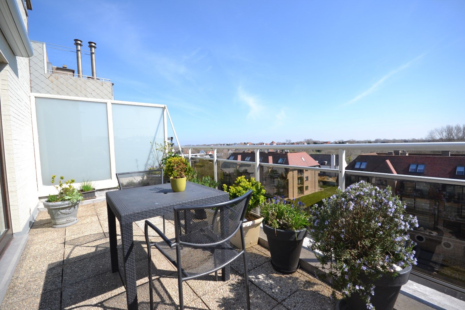 Zeer ruime penthouse met zijdelings zeezicht te Oostduinkerke! foto 4