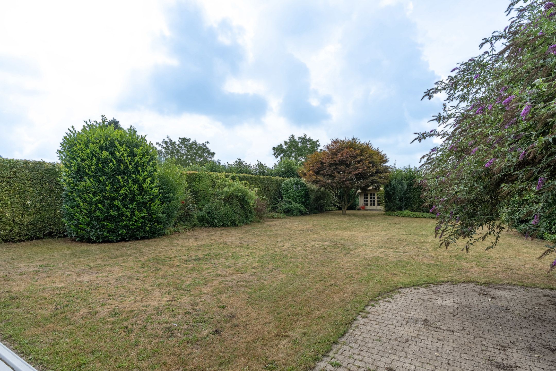 Ruime woning met 4 slpks op mooi zuidperceel van 1.041 m²  foto 46