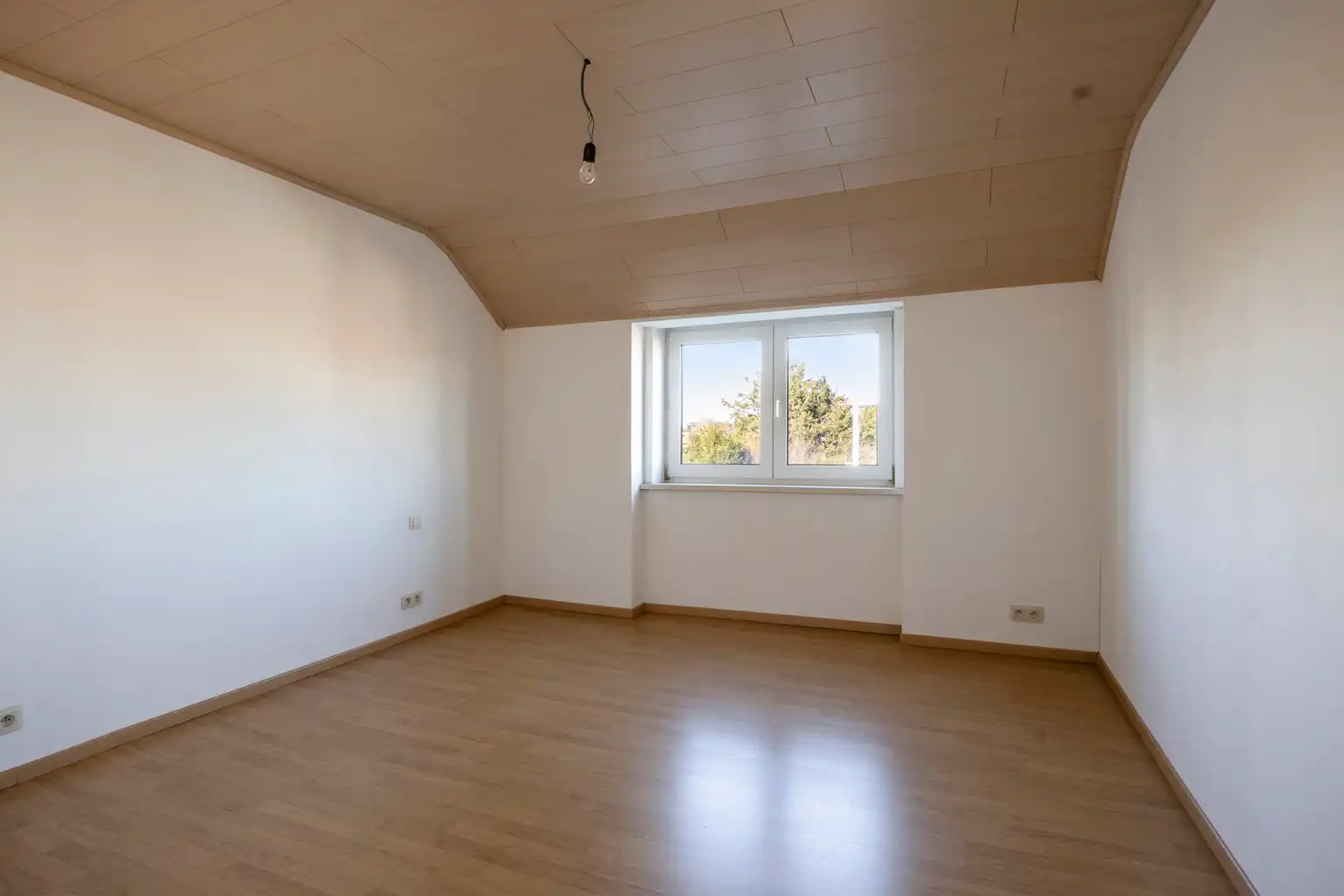 Uitstekend gelegen handelshuis met duplexwoonst  foto 22