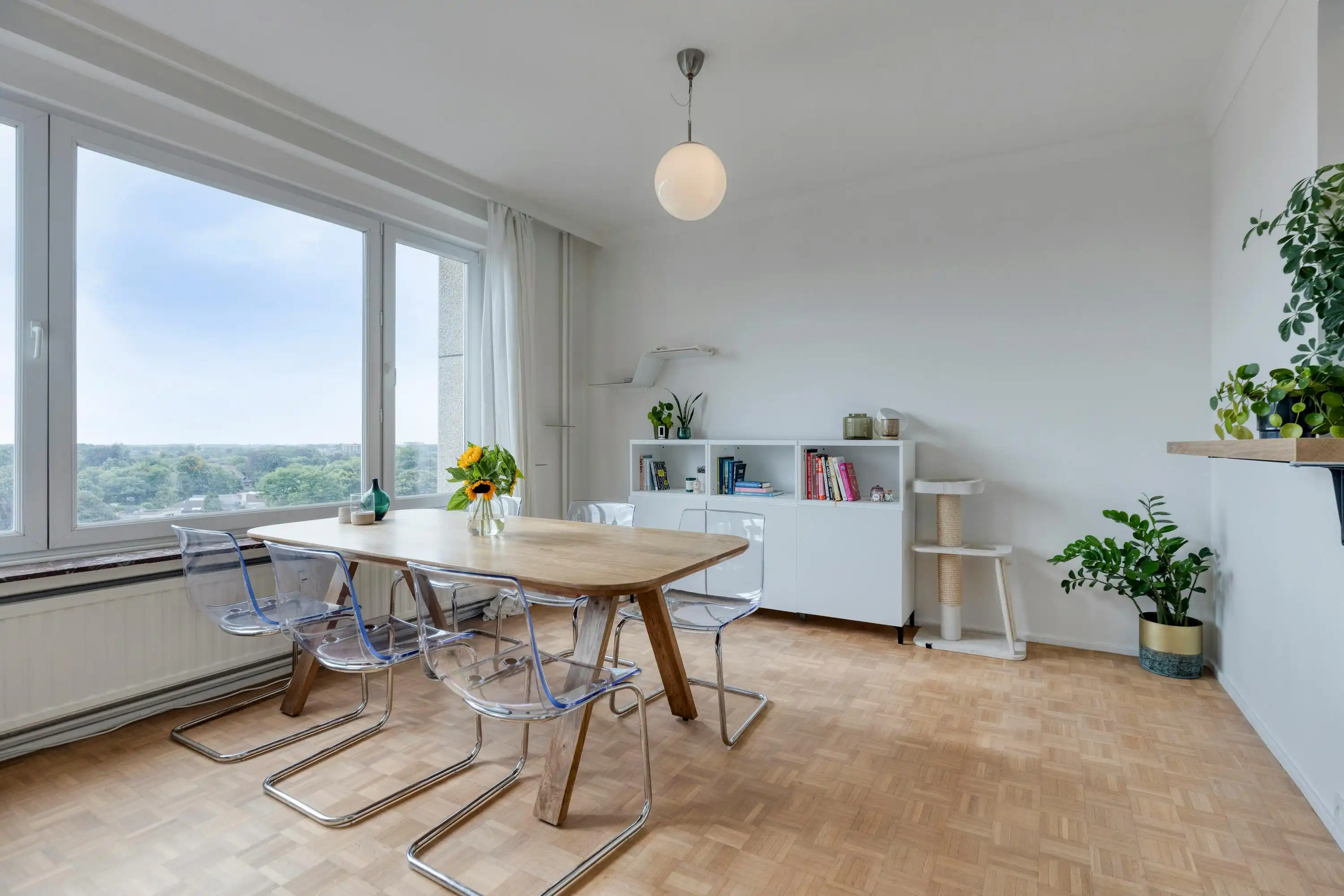  Appartement met 2 slaapkamers, terras en parking te koop in Antwerpen foto 5