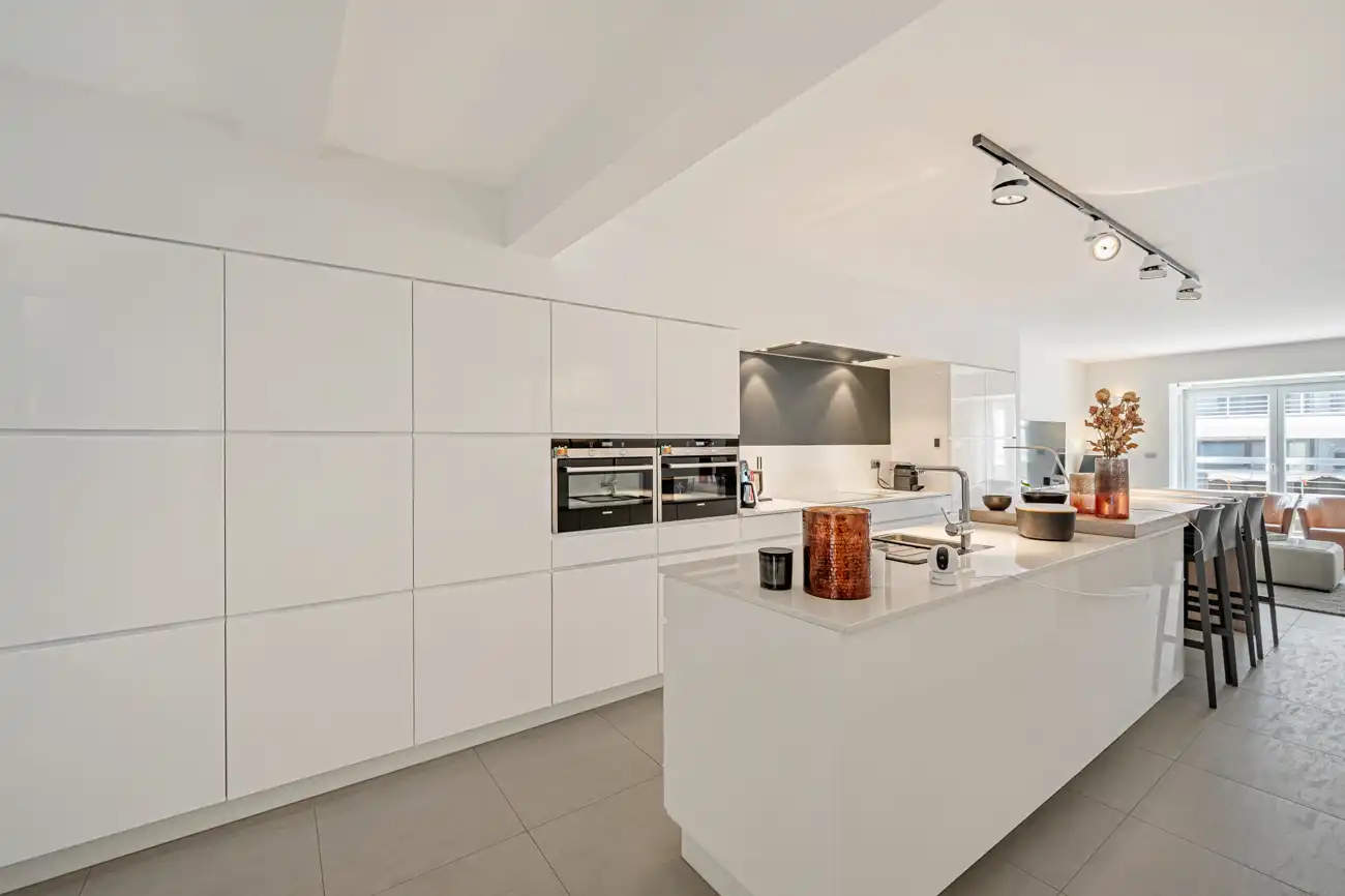 STIJVOL TWEEKAMER APPARTEMENT CENTRUM KNOKKE . foto 4