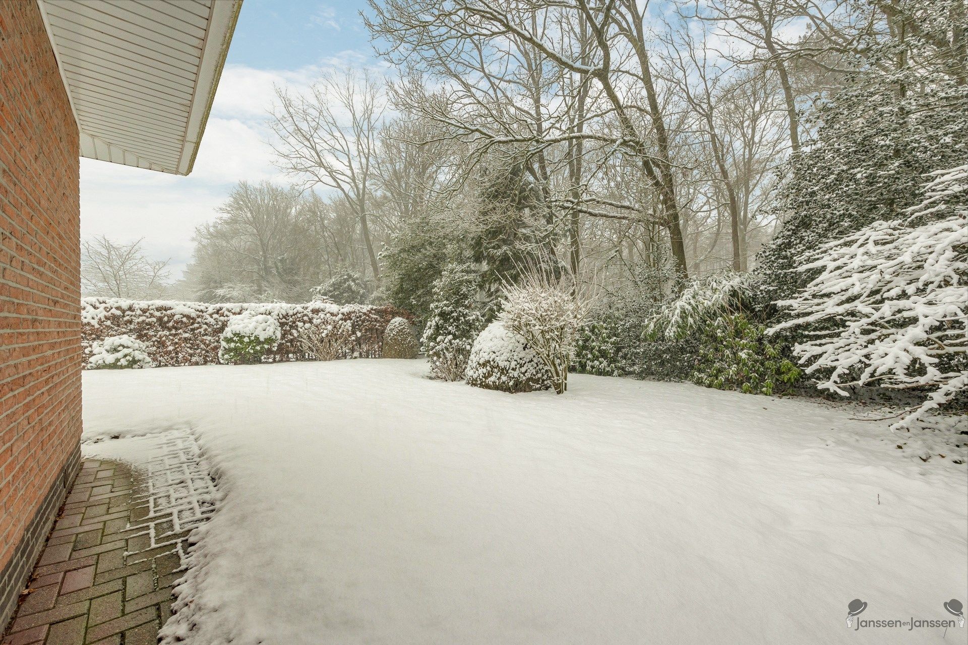 Vrijstaande villa met potentieel in gewilde wijk van Brasschaat foto 31