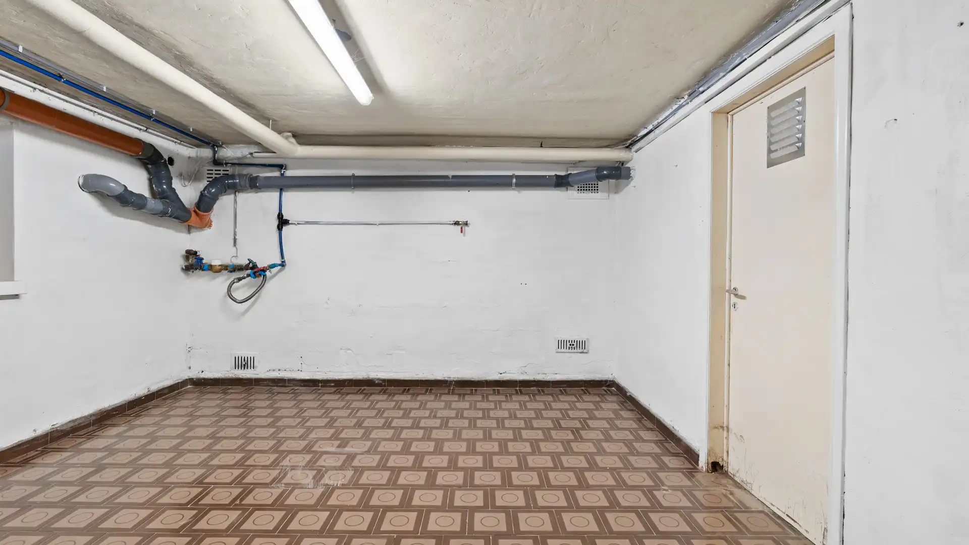 Vrijstaande woning op een perceel van 16a 25ca foto 32