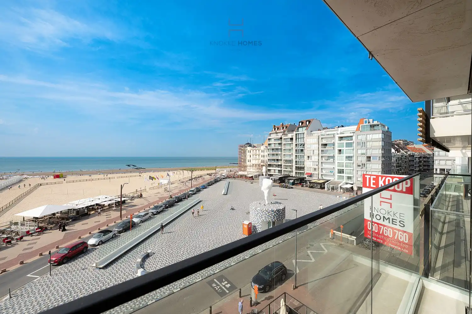 Instapklaar 3-kamerappartement met frontaal zeezicht aan het Rubensplein foto {{pictureIndex}}