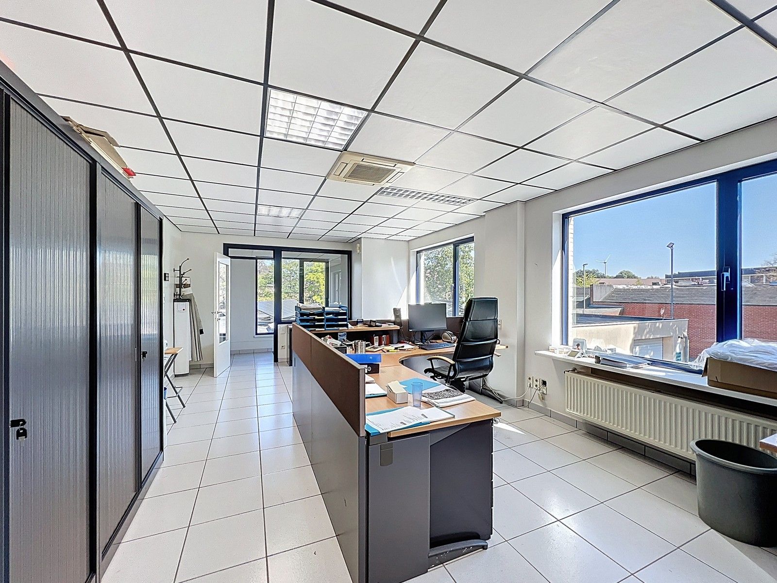 KANTOORGEBOUW (124 m²) met MAGAZIJNEN (630 m²) op zeer goede ligging nabij centrum KORTRIJK ! foto 24