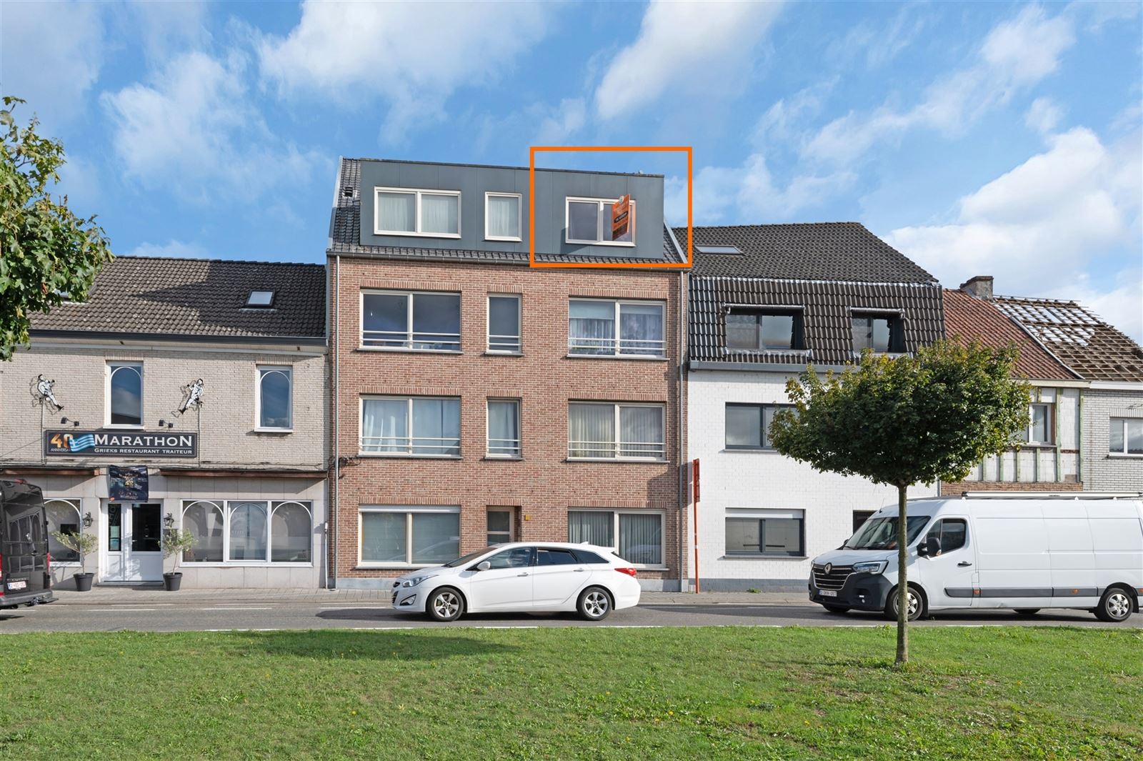 Instapklaar duplexappartement op toplocatie te Wetteren! foto 7