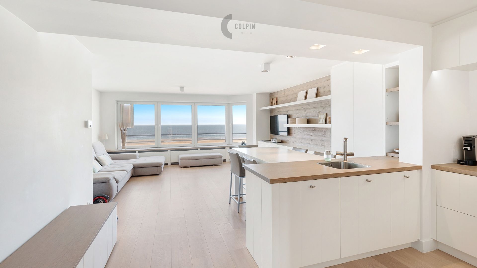 Instapklaar appartement op toplocatie in Heist met prachtig zeezicht foto 4