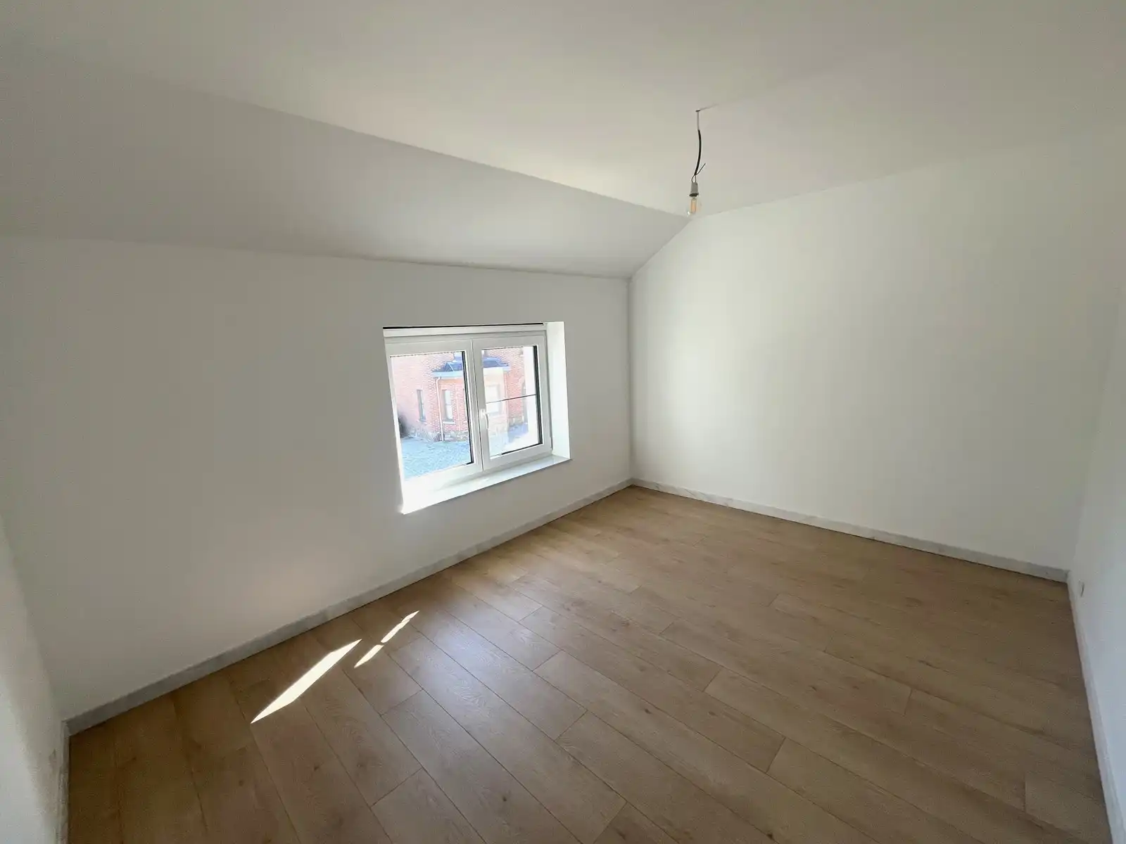 WSB-immo: rustig gelegen en uitstekend gerenoveerde woning! foto 13