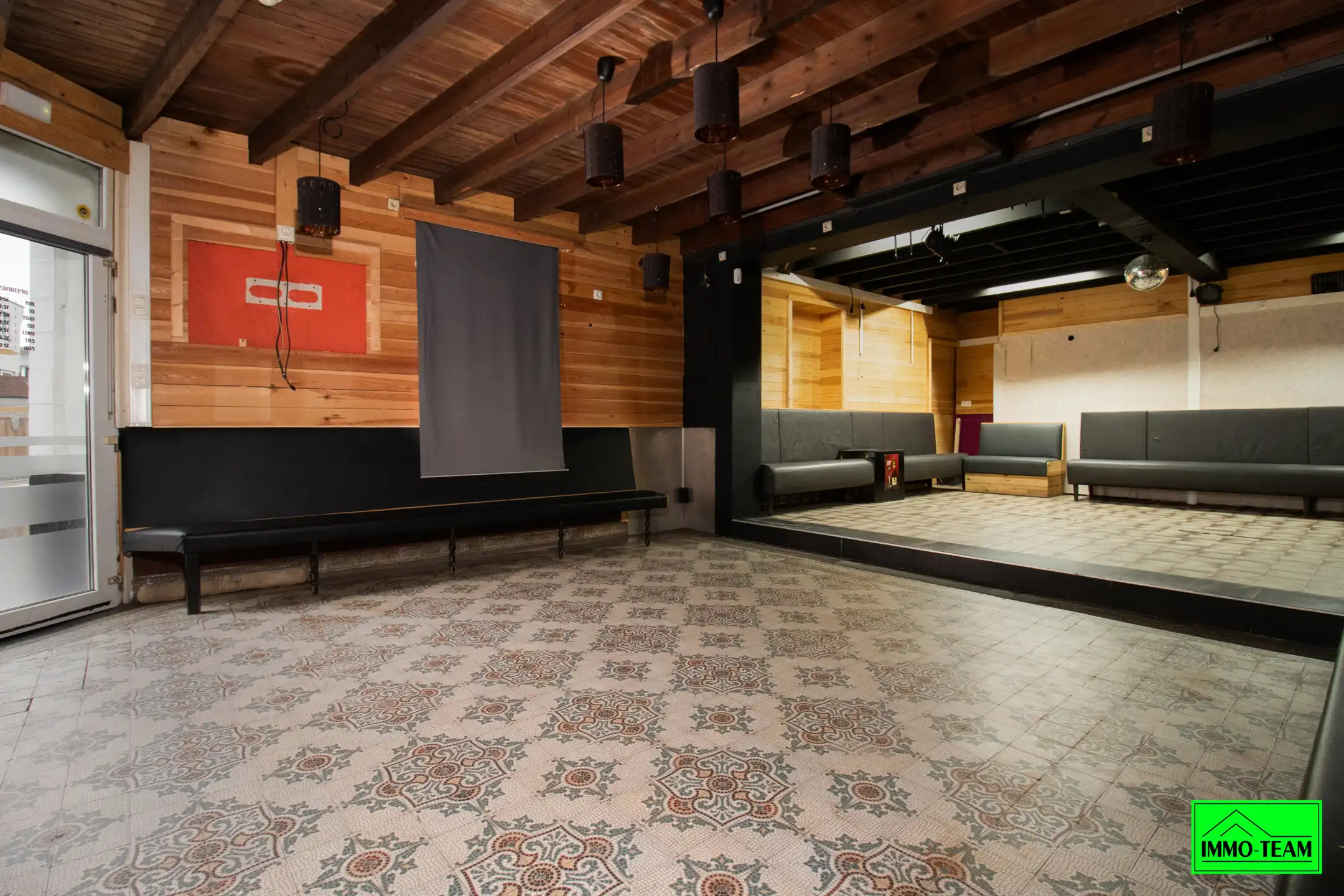 Ruim café met woongelegenheid nabij centrum foto 7