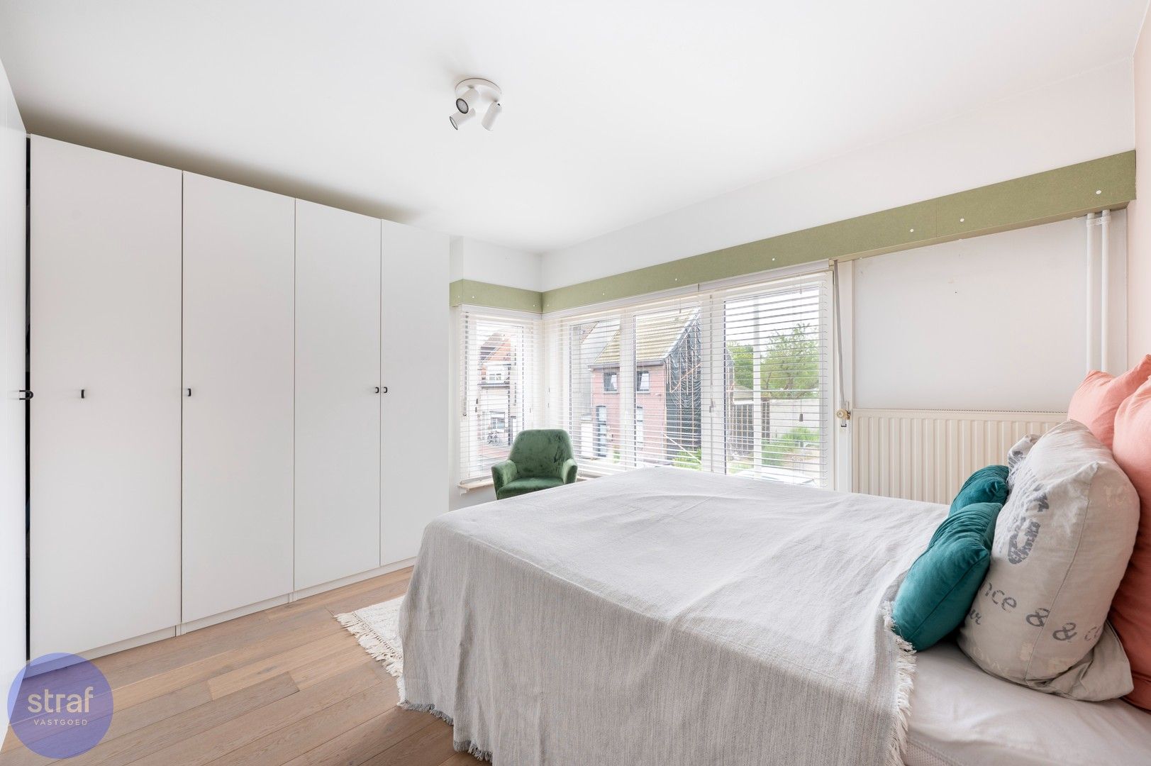 Moderne halfopen bebouwing mét groen uitzicht! foto 11