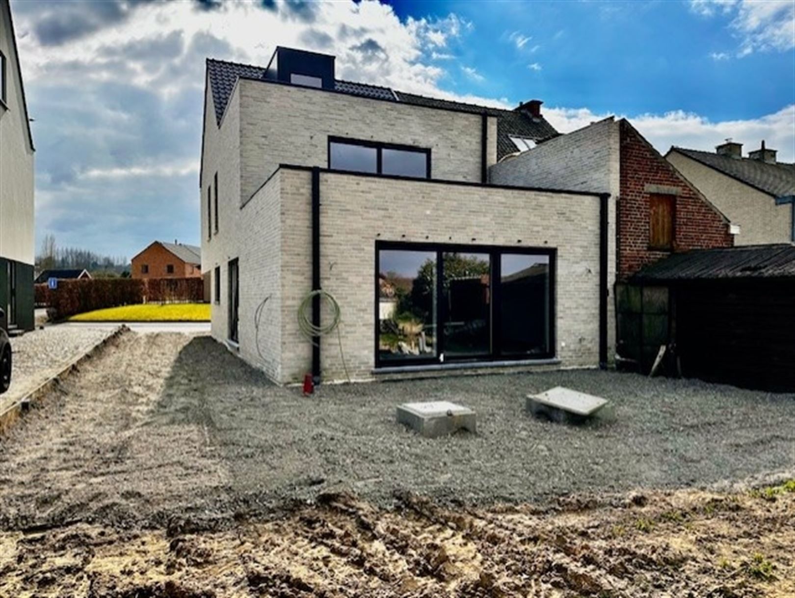 Ruime nieuwbouwwoning foto 2