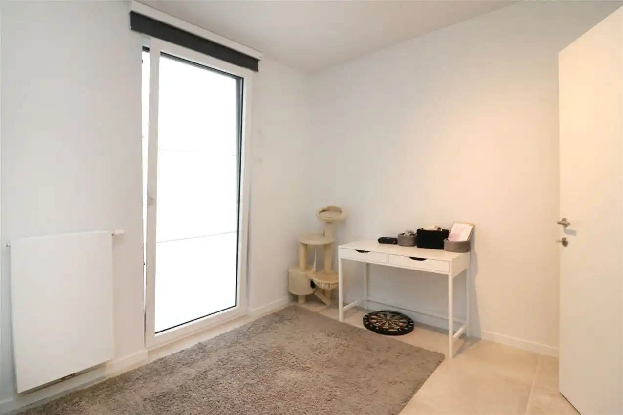 Gelijkvloers app., twee slpk, zonnig terras in centrum foto 24