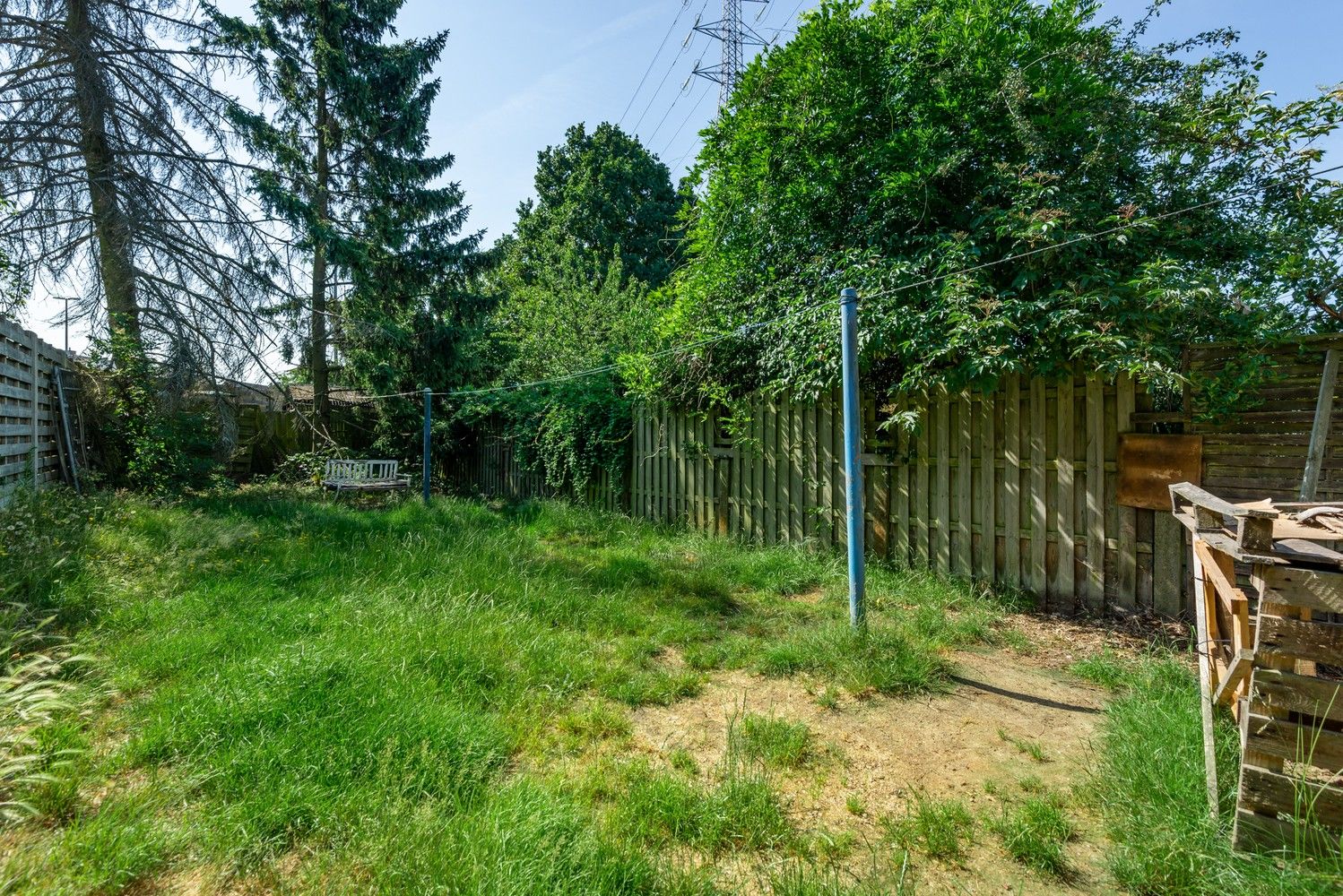 Te renoveren woning met 3 slaapkamers en tuin in Wijnegem! foto 13