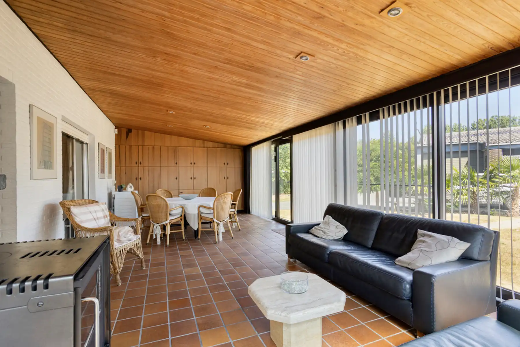 Bungalow (+/- 163 m²) + loods/werkplaats (>400 m²) + oprit foto 13