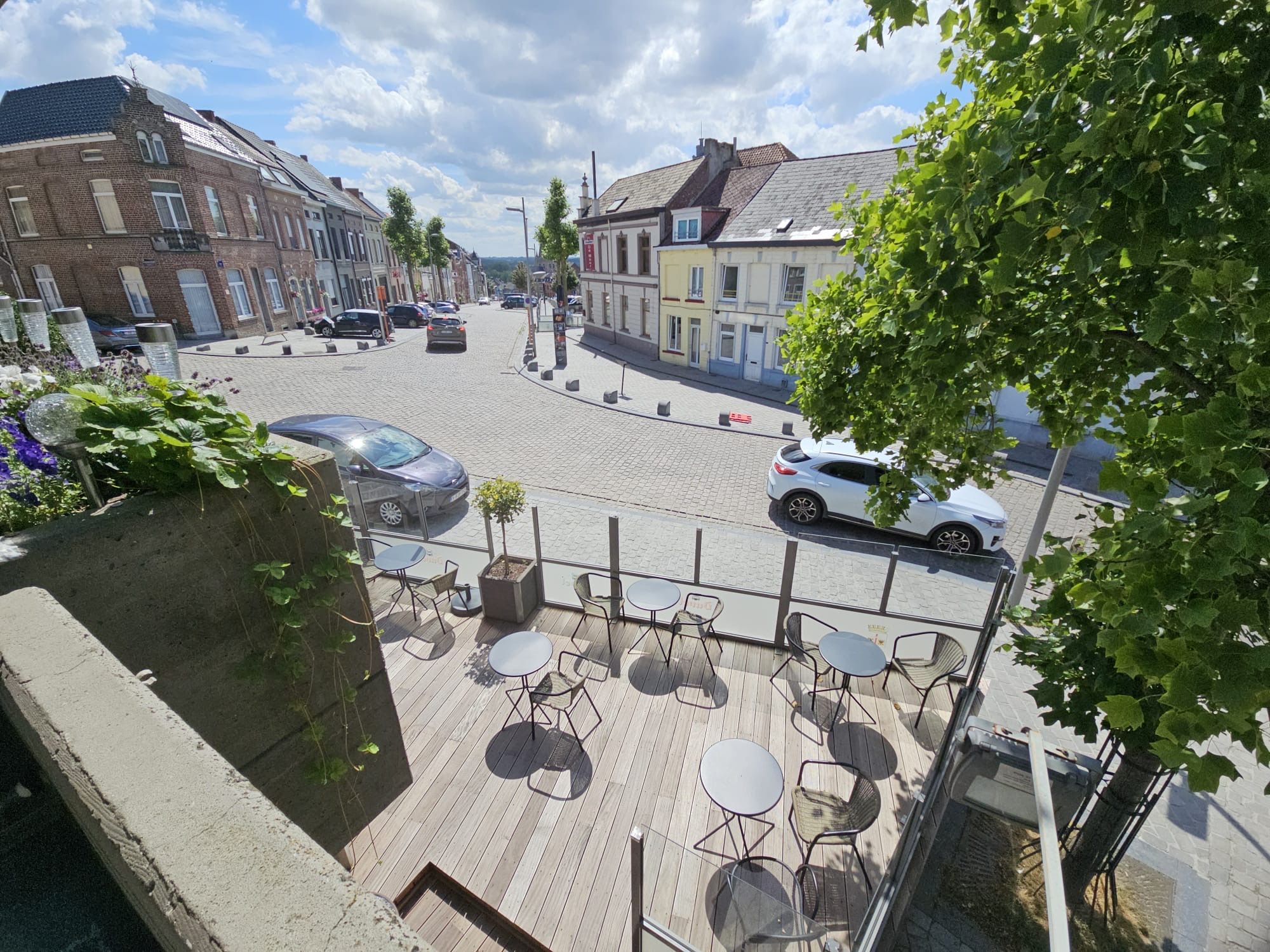 Hoekpand (handelsgelijkvloers + appartement) aan de voet van de Muur foto 5