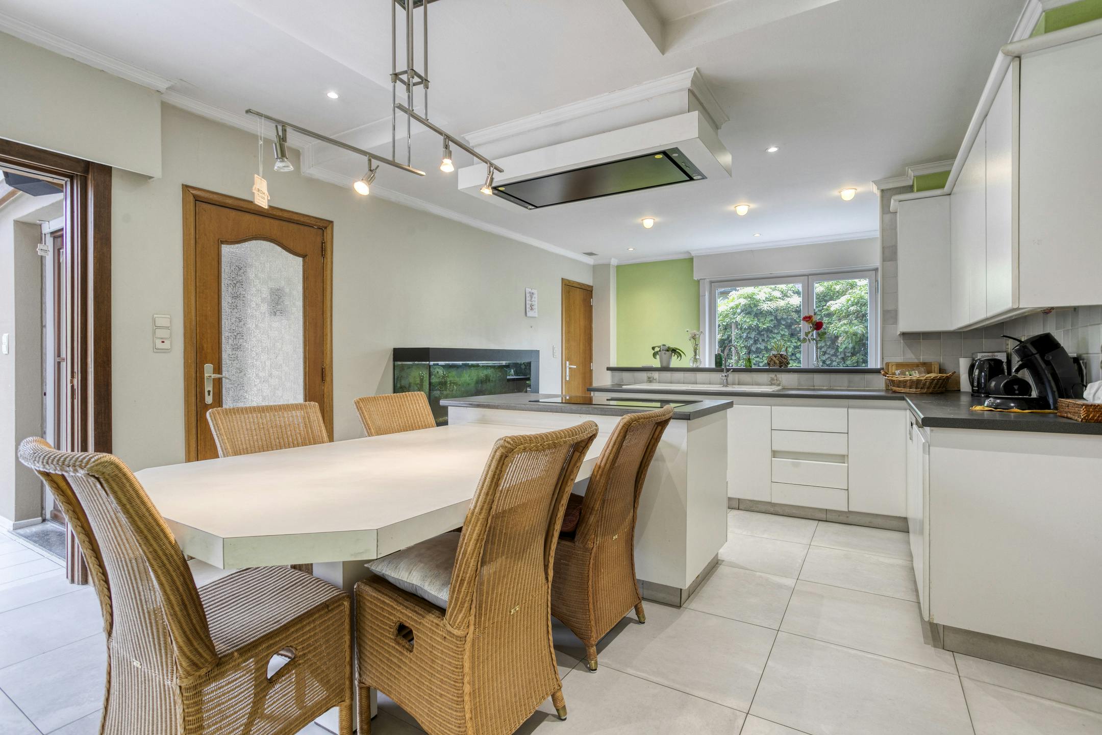 Alleenstaand huis met 5 kamers en atelier te koop in Waregem foto 4