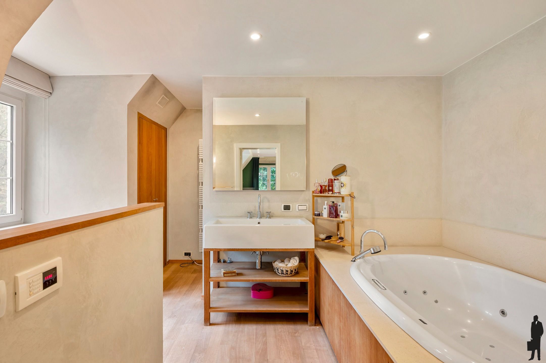 Topgelegen villa met zwembad en paddock!  foto 21